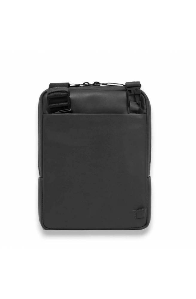 piquadro, tracolla porta mini ipad, tracolla piccola, tracolla uomo, Pelletteria uomo, Accessori in pelle uomo, Prodotti in pelle uomo, Pelletteria di lusso uomo, Pelle uomo eleganza, Pelle uomo alta qualità, Accessori uomo in pelle, Borse pelle uomo, Borse tracolla pelle uomo, Pelletteria uomo elegante, Pelletteria uomo casual, Borse pelle uomo da lavoro, Borse pelle uomo da viaggio, Pelletteria uomo per occasioni speciali, Accessori pelle uomo da regalo, Pelle di alta qualità uomo, Pelle morbida uomo, Pel