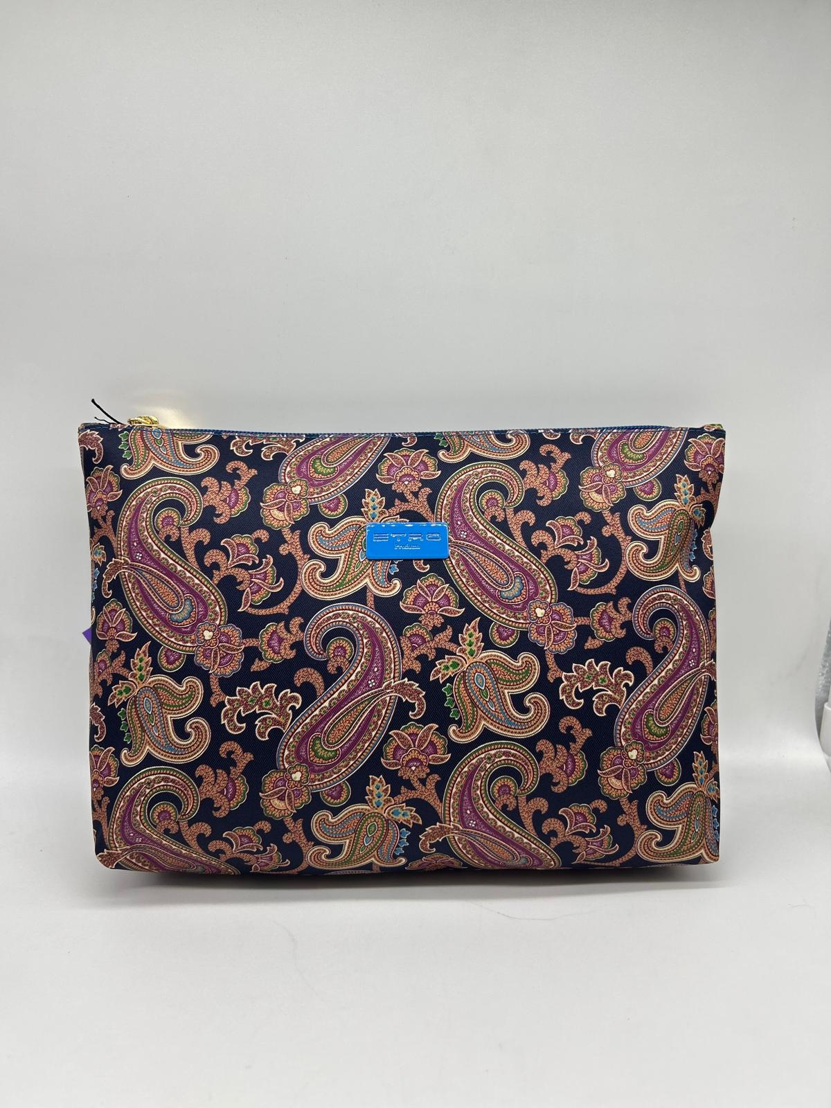 Beauty case, Beauty case donna,  Beauty case viaggio, Beauty case make-up, Beauty case in pelle,  Beauty case trucco, Beauty case tendenze 2025,  Beauty case porta trucco, Beauty case da viaggio per uomini, Beauty case con divisori, Beauty case elegante