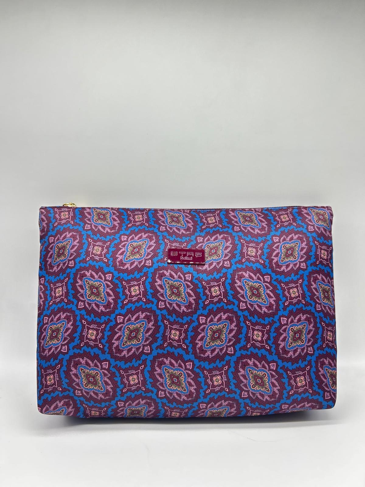 Beauty case, Beauty case donna,  Beauty case viaggio, Beauty case make-up, Beauty case in pelle,  Beauty case trucco, Beauty case tendenze 2025,  Beauty case porta trucco, Beauty case da viaggio per uomini, Beauty case con divisori, Beauty case elegante