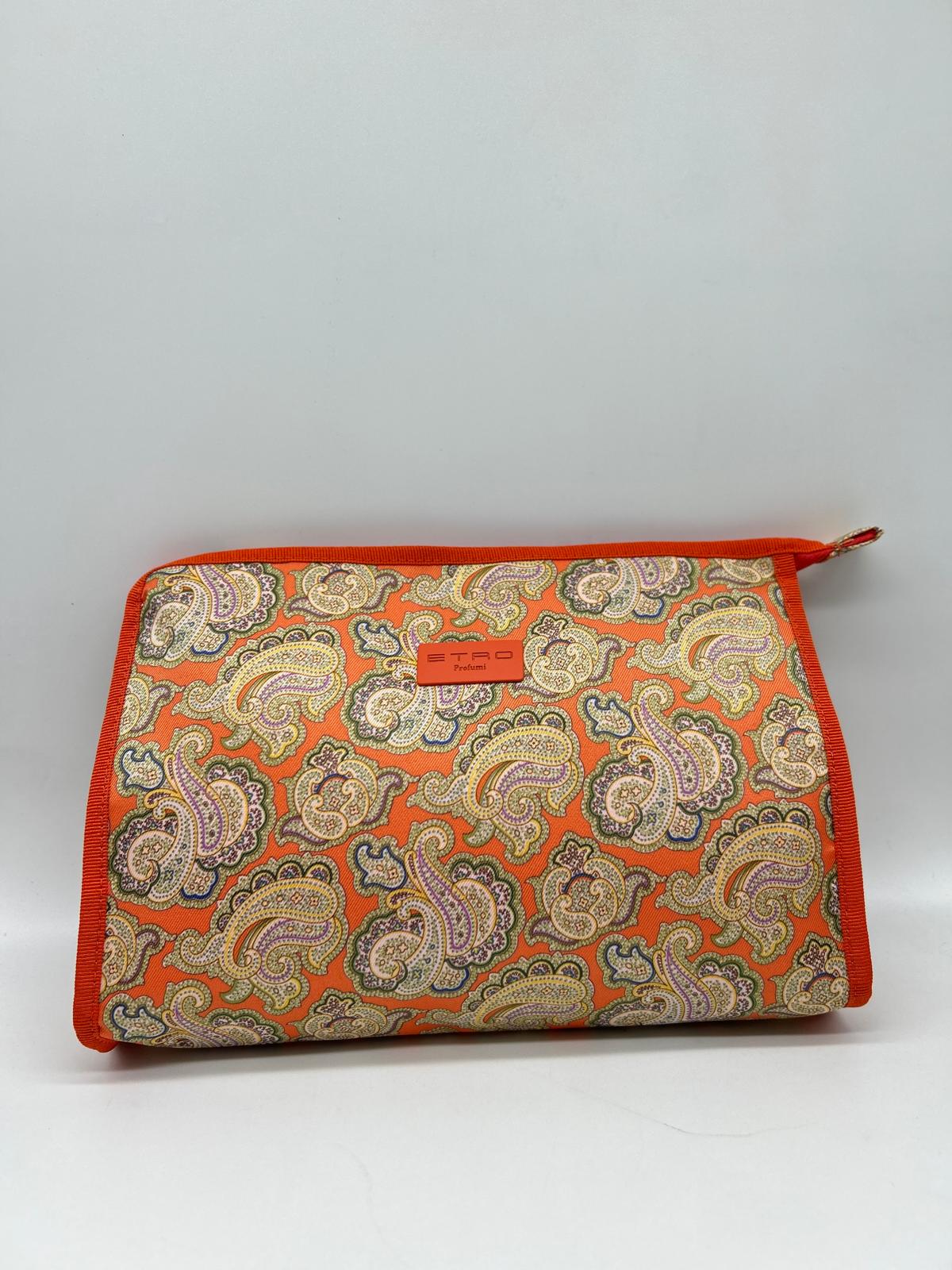 Beauty case, Beauty case donna, Beauty case viaggio, Beauty case make-up, Beauty case in pelle, Beauty case trucco, Beauty case tendenze 2025, Beauty case porta trucco, Beauty case da viaggio per uomini, Beauty case con divisori, Beauty case elegante