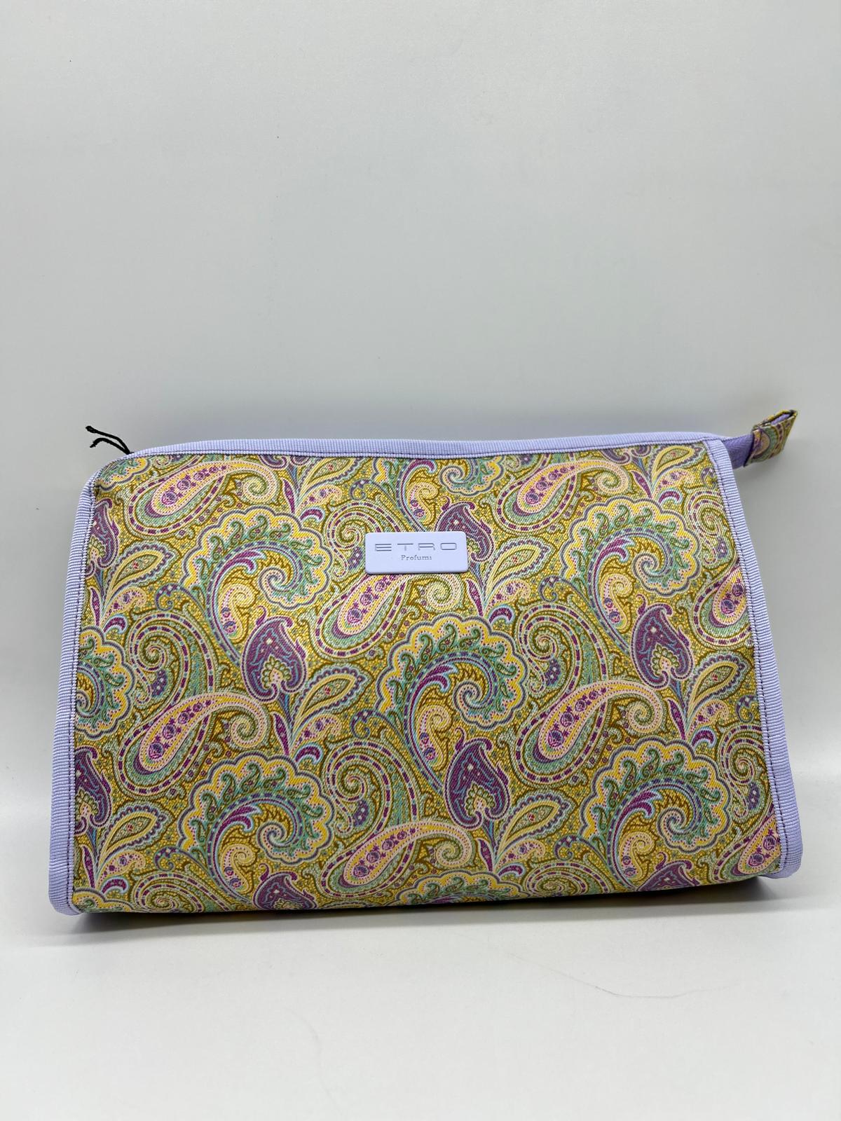Beauty case, Beauty case donna, Beauty case viaggio, Beauty case make-up, Beauty case in pelle, Beauty case trucco, Beauty case tendenze 2025, Beauty case porta trucco, Beauty case da viaggio per uomini, Beauty case con divisori, Beauty case elegante