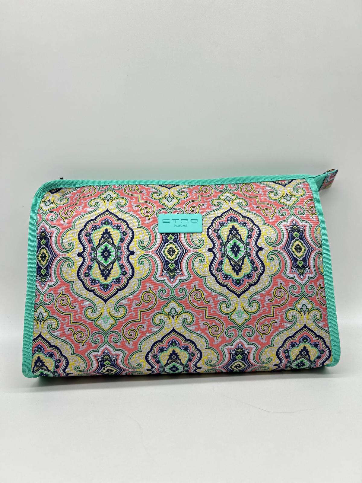 Beauty case, Beauty case donna, Beauty case viaggio, Beauty case make-up, Beauty case in pelle, Beauty case trucco, Beauty case tendenze 2025, Beauty case porta trucco, Beauty case da viaggio per uomini, Beauty case con divisori, Beauty case elegante