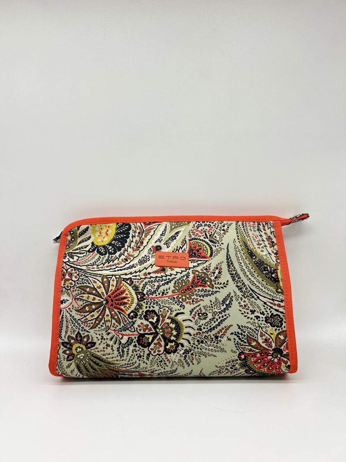 Beauty case, Beauty case donna, Beauty case viaggio, Beauty case make-up, Beauty case in pelle, Beauty case trucco, Beauty case tendenze 2025, Beauty case porta trucco, Beauty case da viaggio per uomini, Beauty case con divisori, Beauty case elegante