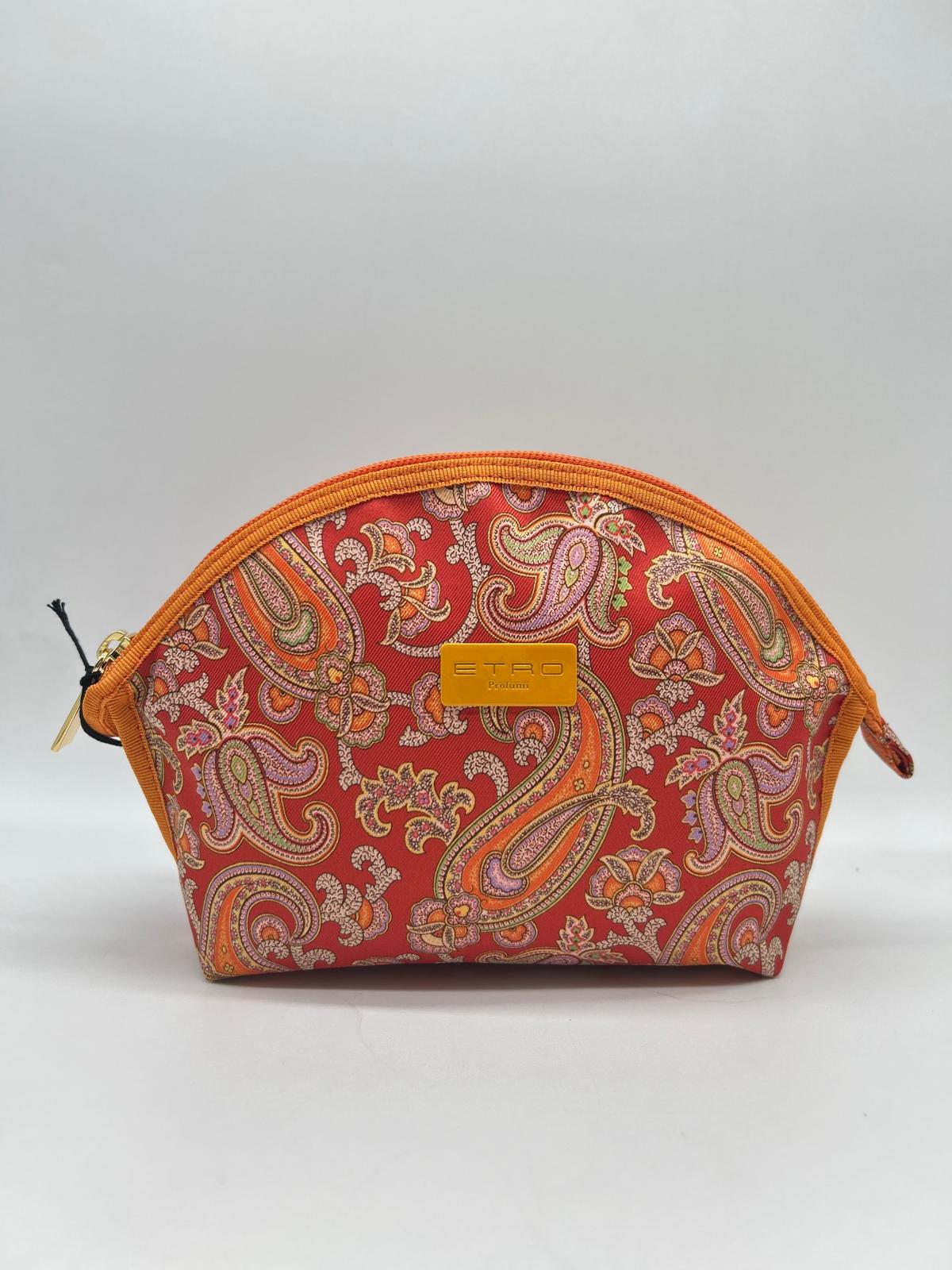 Beauty case, Beauty case donna, Beauty case viaggio, Beauty case make-up, Beauty case in pelle, Beauty case trucco, Beauty case tendenze 2025, Beauty case porta trucco, Beauty case da viaggio per uomini, Beauty case con divisori, Beauty case elegante