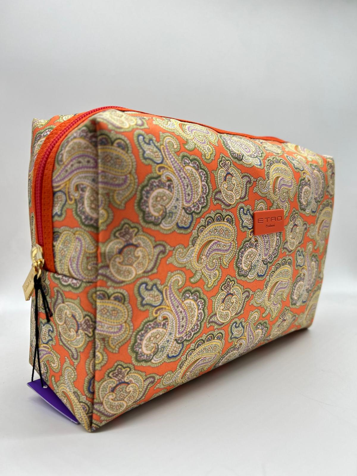 Beauty case, Beauty case donna, Beauty case viaggio, Beauty case make-up, Beauty case in pelle, Beauty case trucco, Beauty case tendenze 2025, Beauty case porta trucco, Beauty case da viaggio per uomini, Beauty case con divisori, Beauty case elegante