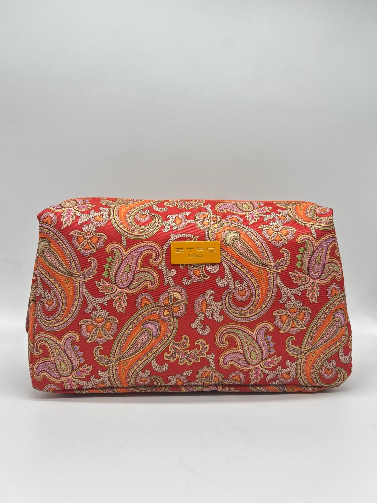 Beauty case, Beauty case donna,  Beauty case viaggio, Beauty case make-up, Beauty case in pelle,  Beauty case trucco, Beauty case tendenze 2025,  Beauty case porta trucco, Beauty case da viaggio per uomini, Beauty case con divisori, Beauty case elegante