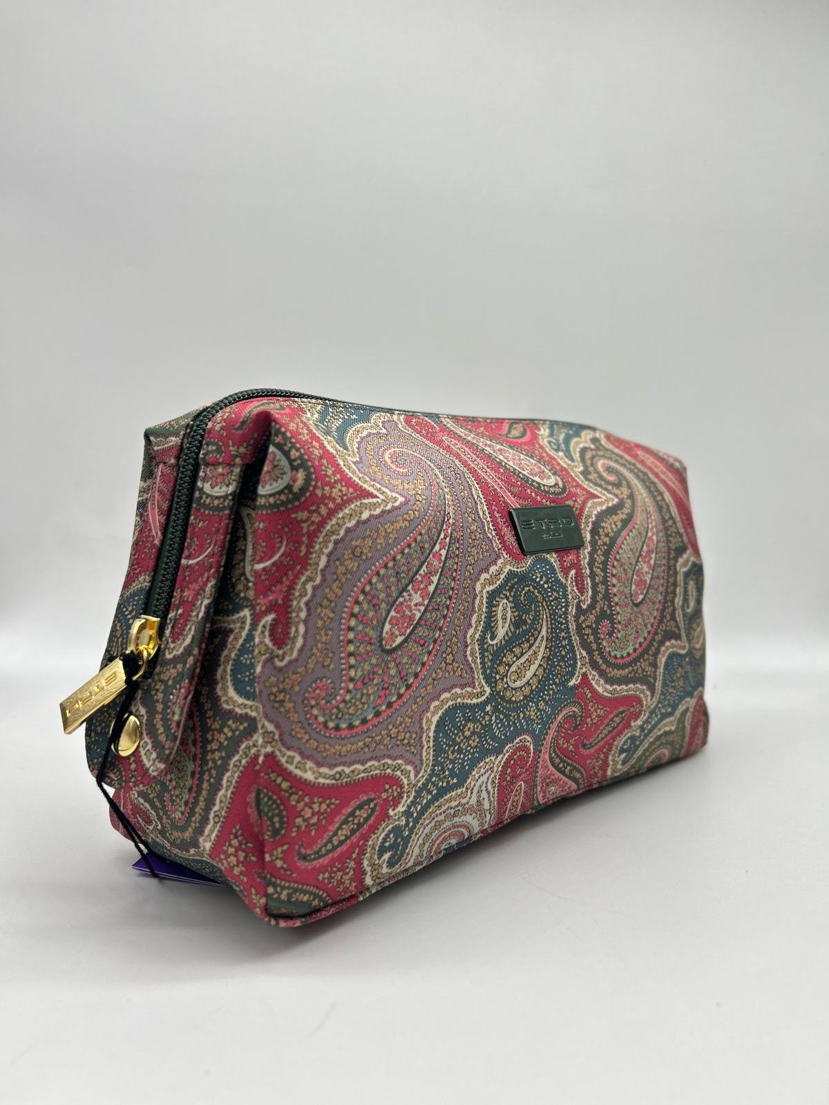 Beauty case, Beauty case donna,  Beauty case viaggio, Beauty case make-up, Beauty case in pelle,  Beauty case trucco, Beauty case tendenze 2025,  Beauty case porta trucco, Beauty case da viaggio per uomini, Beauty case con divisori, Beauty case elegante