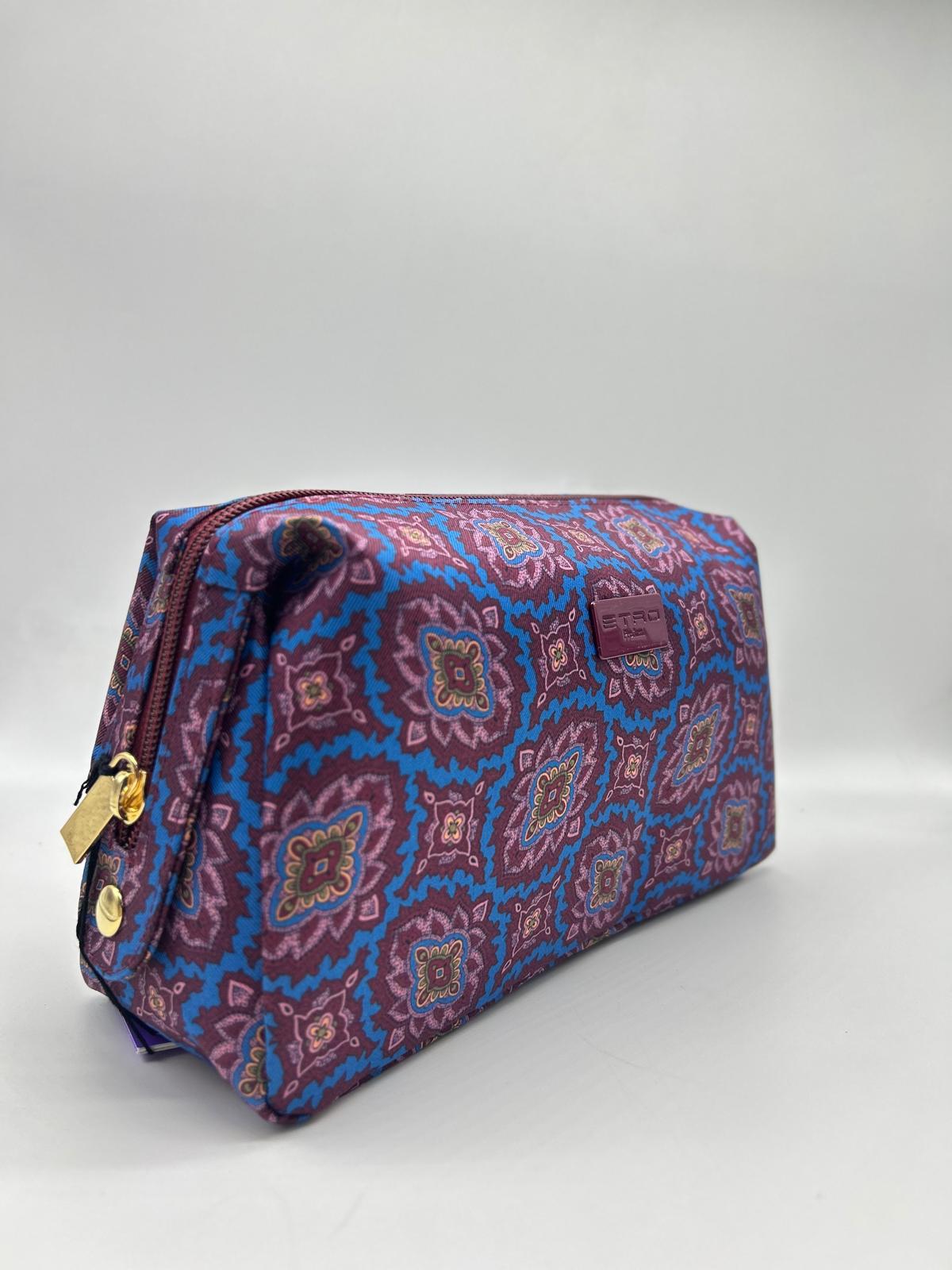 Beauty case, Beauty case donna,  Beauty case viaggio, Beauty case make-up, Beauty case in pelle,  Beauty case trucco, Beauty case tendenze 2025,  Beauty case porta trucco, Beauty case da viaggio per uomini, Beauty case con divisori, Beauty case elegante