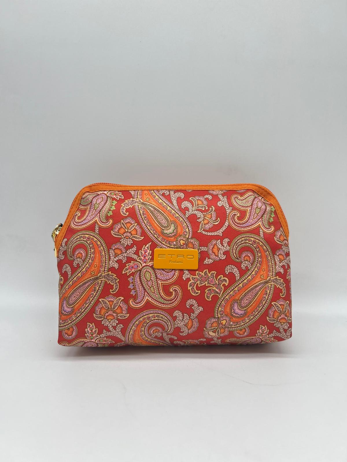 Beauty case, Beauty case donna, Beauty case viaggio, Beauty case make-up, Beauty case in pelle, Beauty case trucco, Beauty case tendenze 2025, Beauty case porta trucco, Beauty case da viaggio per uomini, Beauty case con divisori, Beauty case elegante
