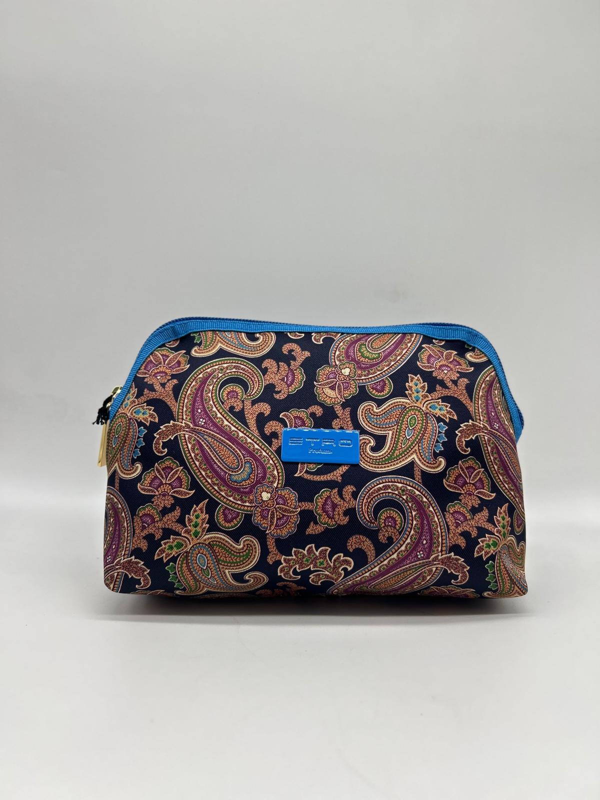 Beauty case, Beauty case donna, Beauty case viaggio, Beauty case make-up, Beauty case in pelle, Beauty case trucco, Beauty case tendenze 2025, Beauty case porta trucco, Beauty case da viaggio per uomini, Beauty case con divisori, Beauty case elegante