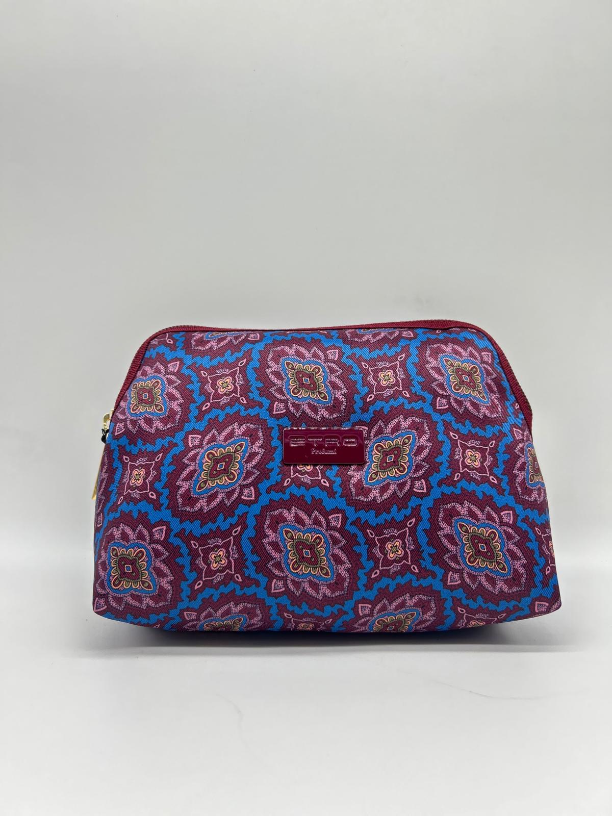 Beauty case, Beauty case donna, Beauty case viaggio, Beauty case make-up, Beauty case in pelle, Beauty case trucco, Beauty case tendenze 2025, Beauty case porta trucco, Beauty case da viaggio per uomini, Beauty case con divisori, Beauty case elegante