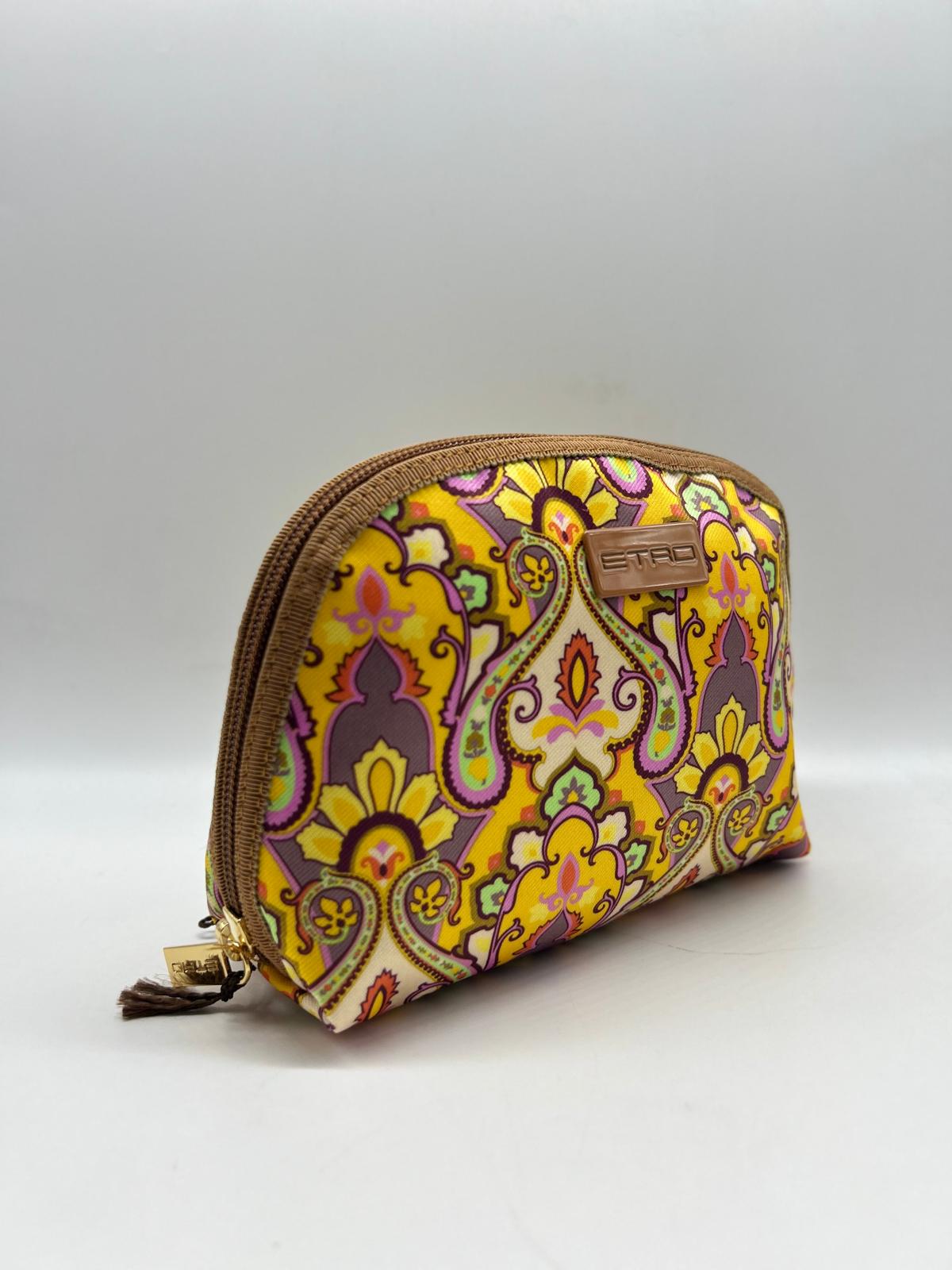 Beauty case, Beauty case donna, Beauty case viaggio, Beauty case make-up, Beauty case in pelle, Beauty case trucco, Beauty case tendenze 2025, Beauty case porta trucco, Beauty case da viaggio per uomini, Beauty case con divisori, Beauty case elegante