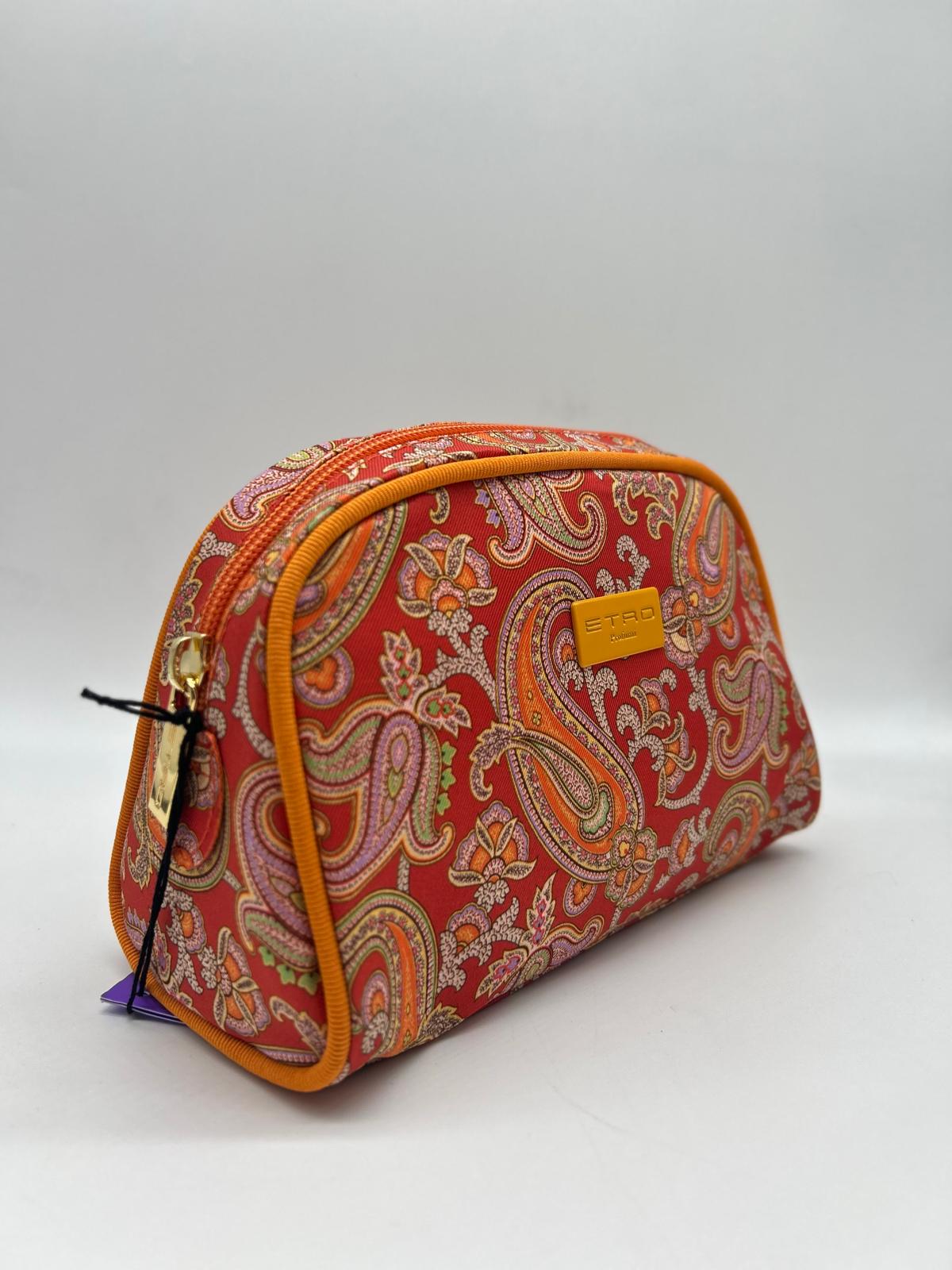 Beauty case, Beauty case donna, Beauty case viaggio, Beauty case make-up, Beauty case in pelle, Beauty case trucco, Beauty case tendenze 2025, Beauty case porta trucco, Beauty case da viaggio per uomini, Beauty case con divisori, Beauty case elegante