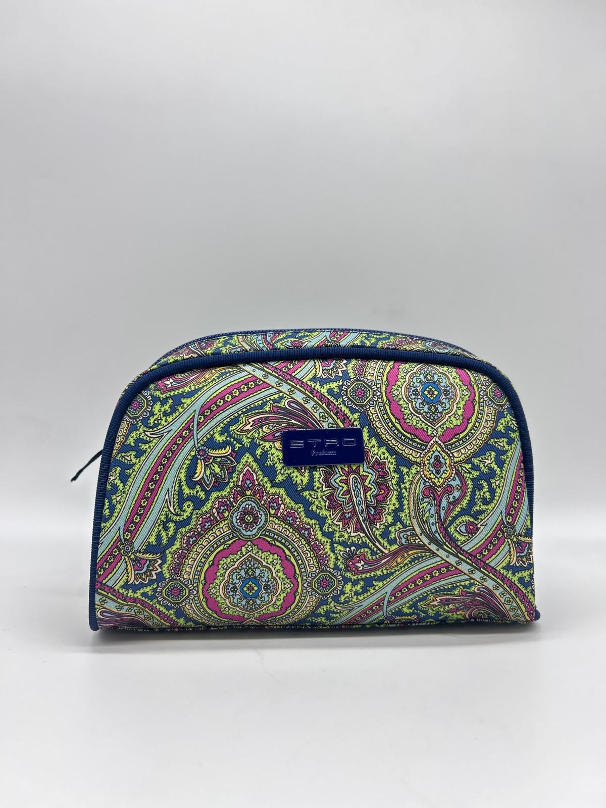 Beauty case, Beauty case donna, Beauty case viaggio, Beauty case make-up, Beauty case in pelle, Beauty case trucco, Beauty case tendenze 2025, Beauty case porta trucco, Beauty case da viaggio per uomini, Beauty case con divisori, Beauty case elegante