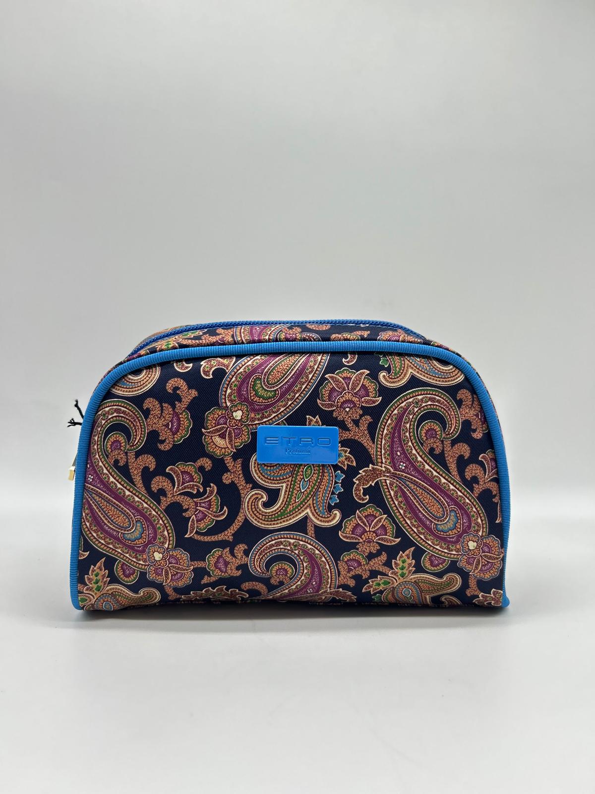 Beauty case, Beauty case donna, Beauty case viaggio, Beauty case make-up, Beauty case in pelle, Beauty case trucco, Beauty case tendenze 2025, Beauty case porta trucco, Beauty case da viaggio per uomini, Beauty case con divisori, Beauty case elegante
