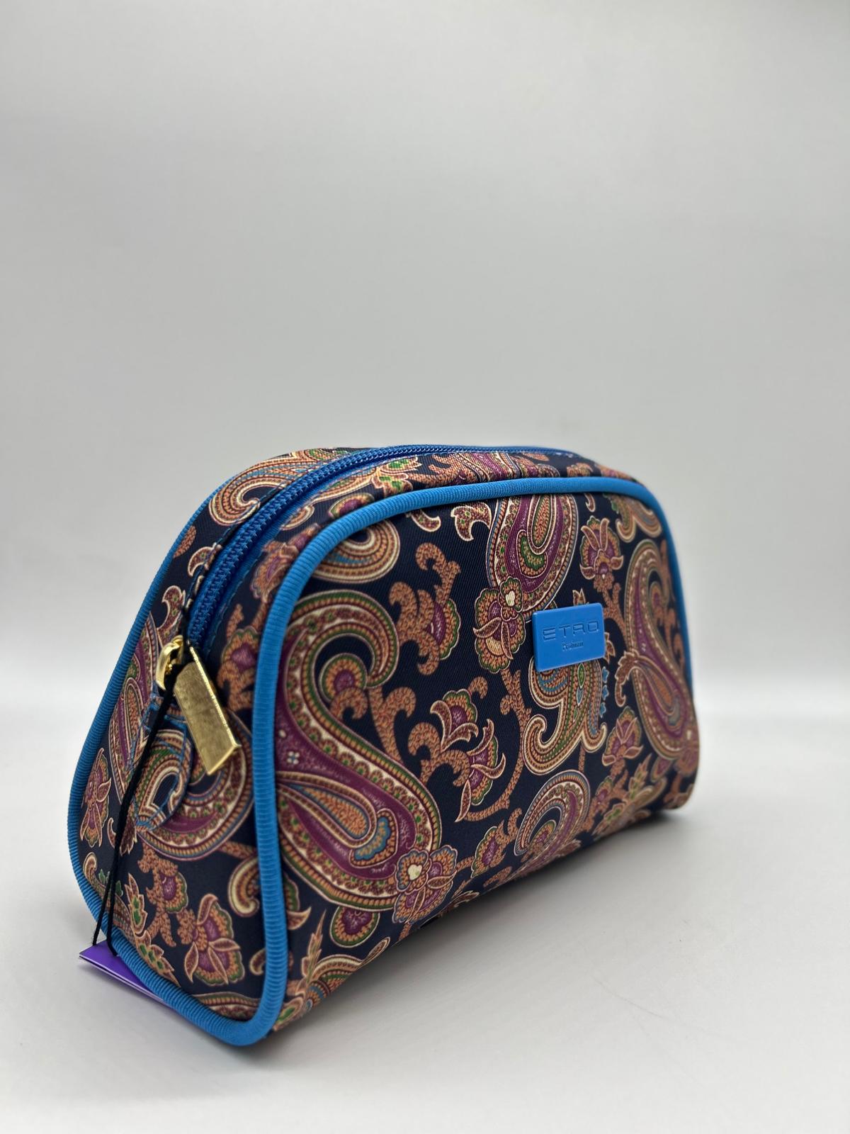 Beauty case, Beauty case donna, Beauty case viaggio, Beauty case make-up, Beauty case in pelle, Beauty case trucco, Beauty case tendenze 2025, Beauty case porta trucco, Beauty case da viaggio per uomini, Beauty case con divisori, Beauty case elegante