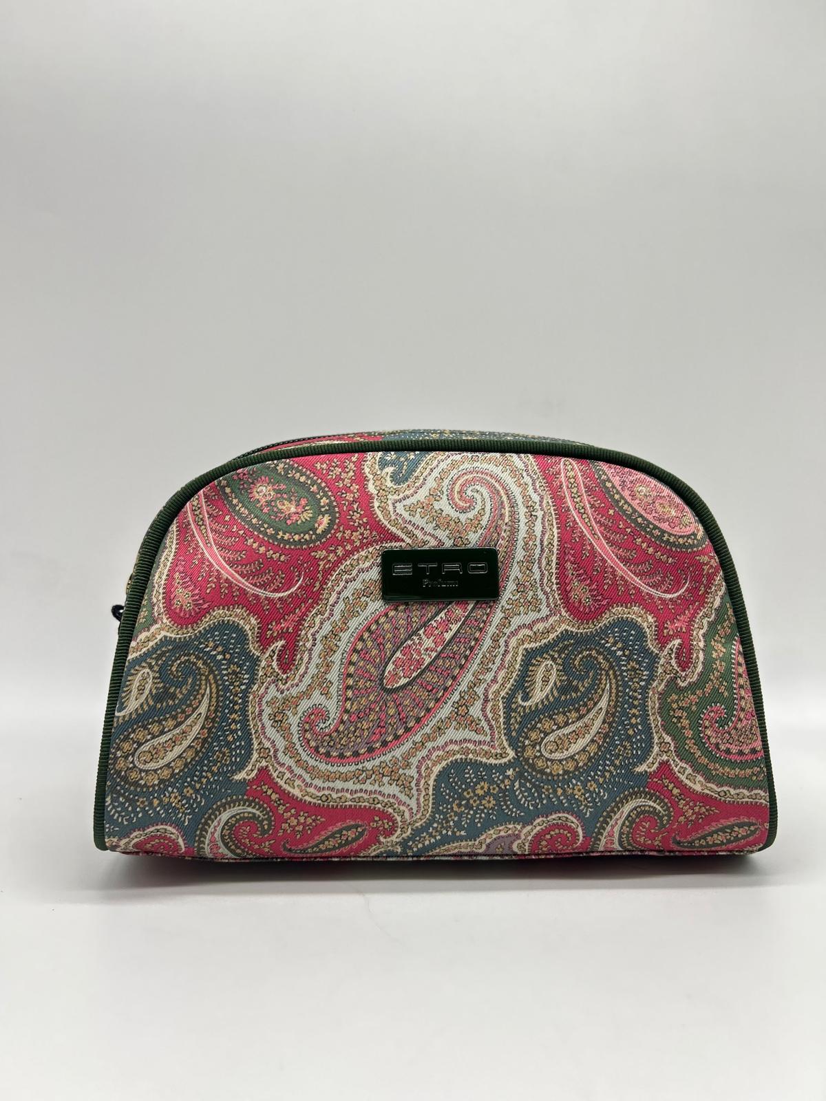 Beauty case, Beauty case donna, Beauty case viaggio, Beauty case make-up, Beauty case in pelle, Beauty case trucco, Beauty case tendenze 2025, Beauty case porta trucco, Beauty case da viaggio per uomini, Beauty case con divisori, Beauty case elegante
