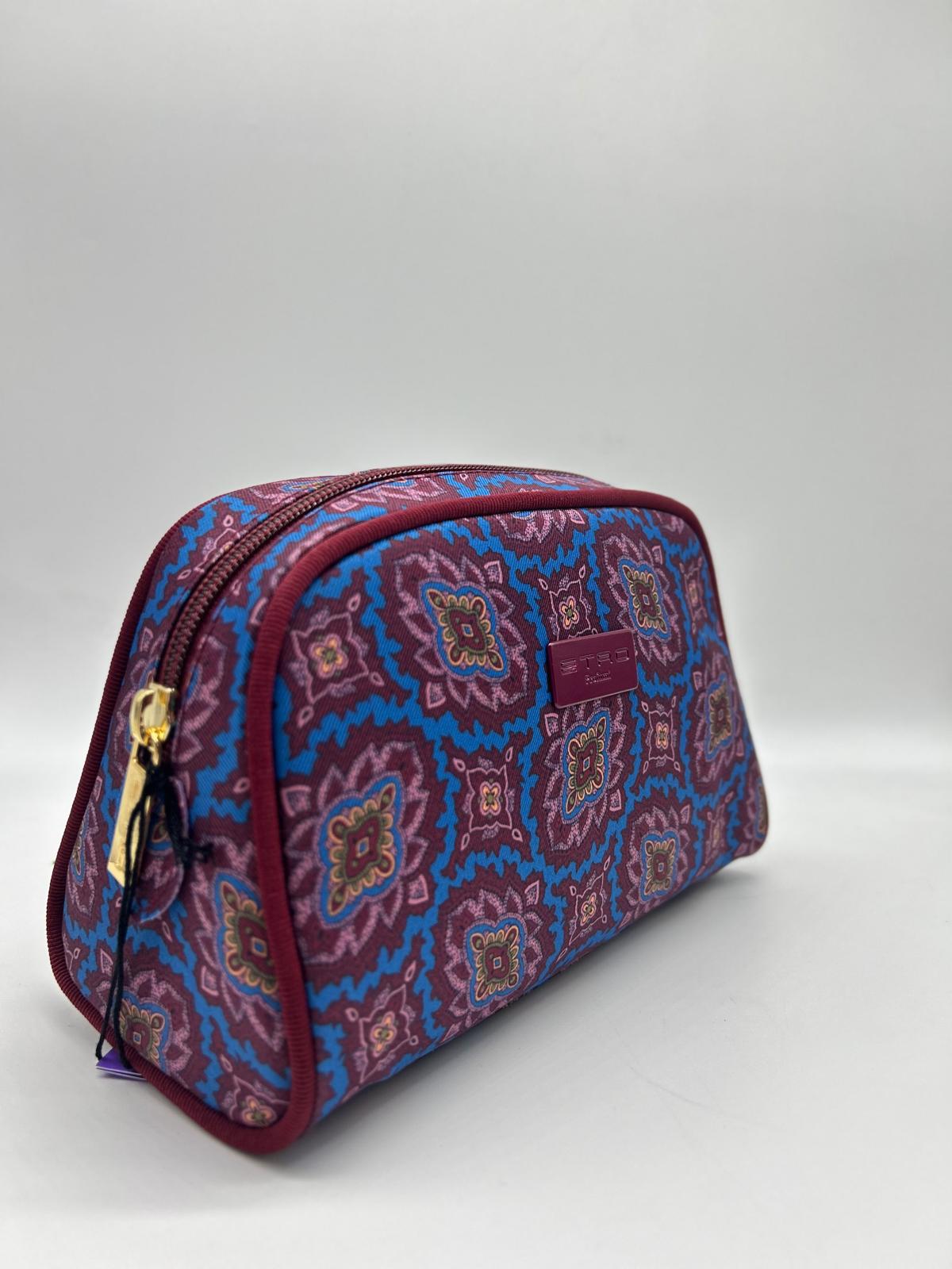 Beauty case, Beauty case donna, Beauty case viaggio, Beauty case make-up, Beauty case in pelle, Beauty case trucco, Beauty case tendenze 2025, Beauty case porta trucco, Beauty case da viaggio per uomini, Beauty case con divisori, Beauty case elegante