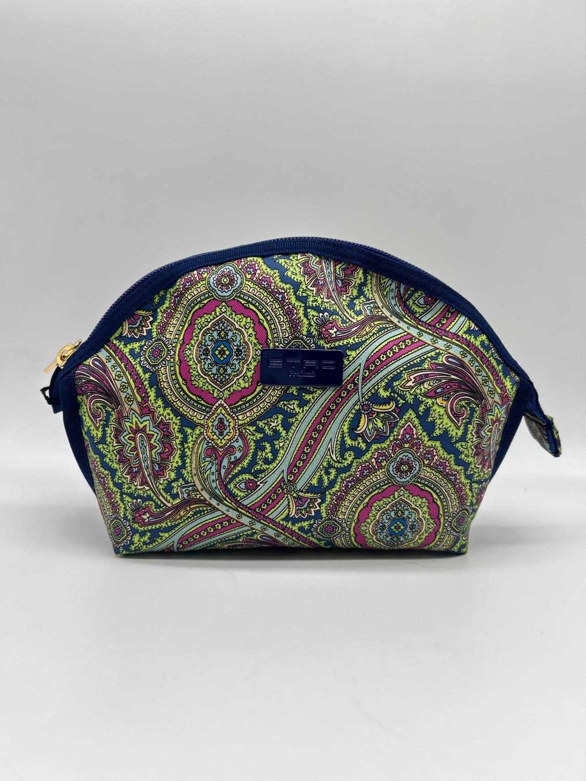 Beauty case, Beauty case donna, Beauty case viaggio, Beauty case make-up, Beauty case in pelle, Beauty case trucco, Beauty case tendenze 2025, Beauty case porta trucco, Beauty case da viaggio per uomini, Beauty case con divisori, Beauty case elegante