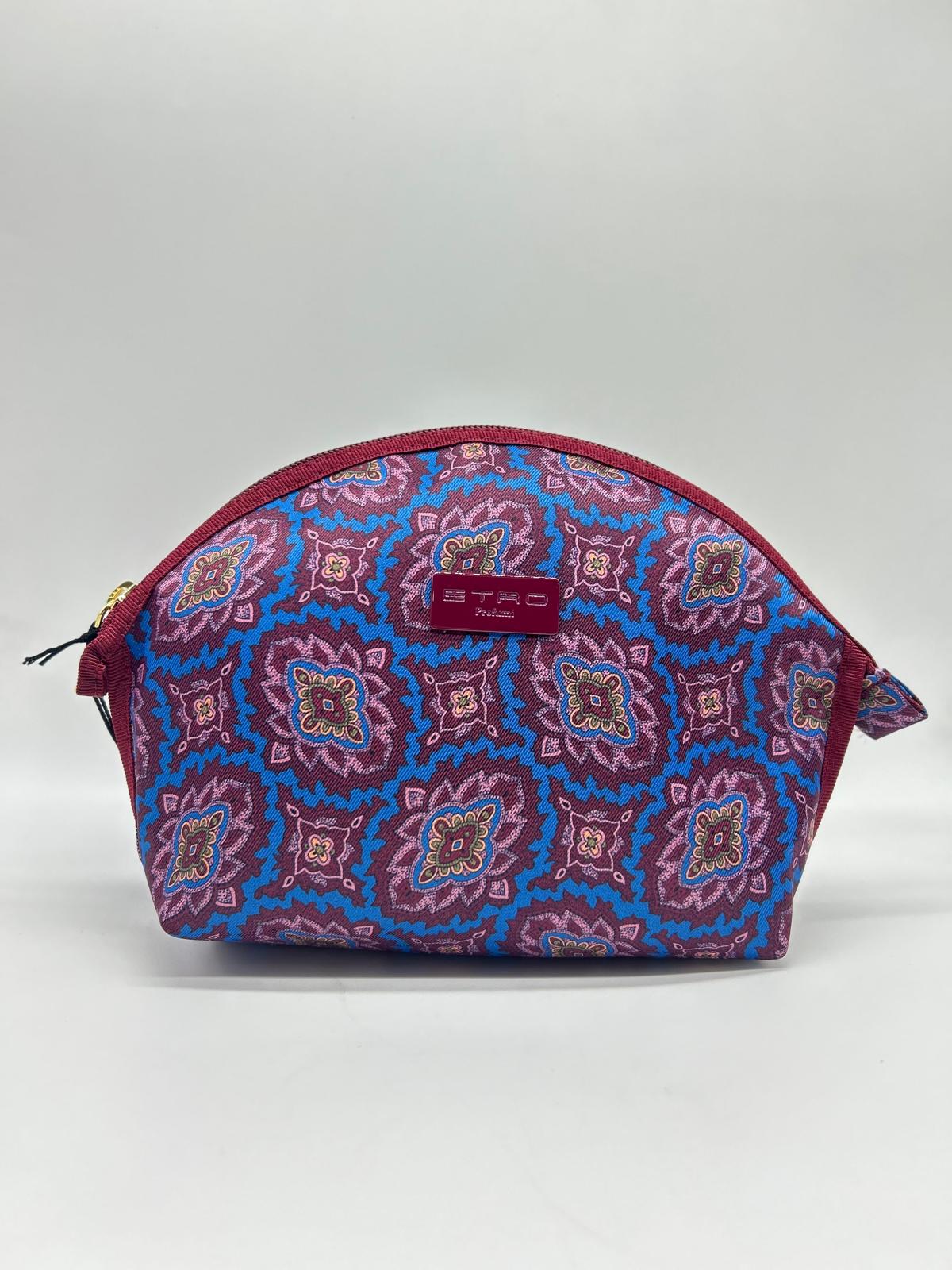 Beauty case, Beauty case donna, Beauty case viaggio, Beauty case make-up, Beauty case in pelle, Beauty case trucco, Beauty case tendenze 2025, Beauty case porta trucco, Beauty case da viaggio per uomini, Beauty case con divisori, Beauty case elegante