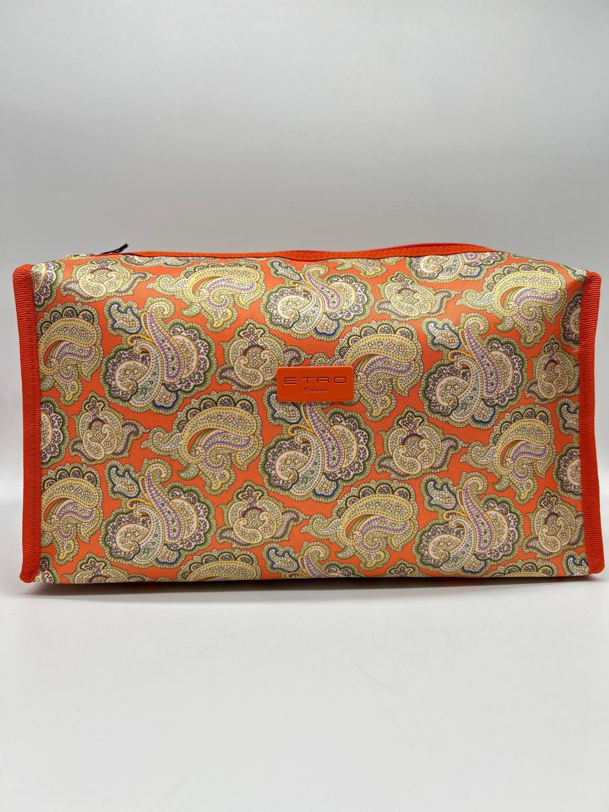 Beauty case, Beauty case donna, Beauty case viaggio, Beauty case make-up, Beauty case in pelle, Beauty case trucco, Beauty case tendenze 2025, Beauty case porta trucco, Beauty case da viaggio per uomini, Beauty case con divisori, Beauty case elegante