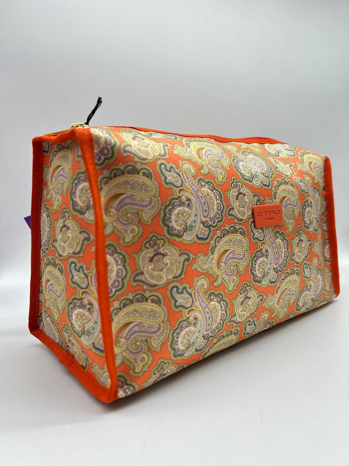 Beauty case, Beauty case donna, Beauty case viaggio, Beauty case make-up, Beauty case in pelle, Beauty case trucco, Beauty case tendenze 2025, Beauty case porta trucco, Beauty case da viaggio per uomini, Beauty case con divisori, Beauty case elegante