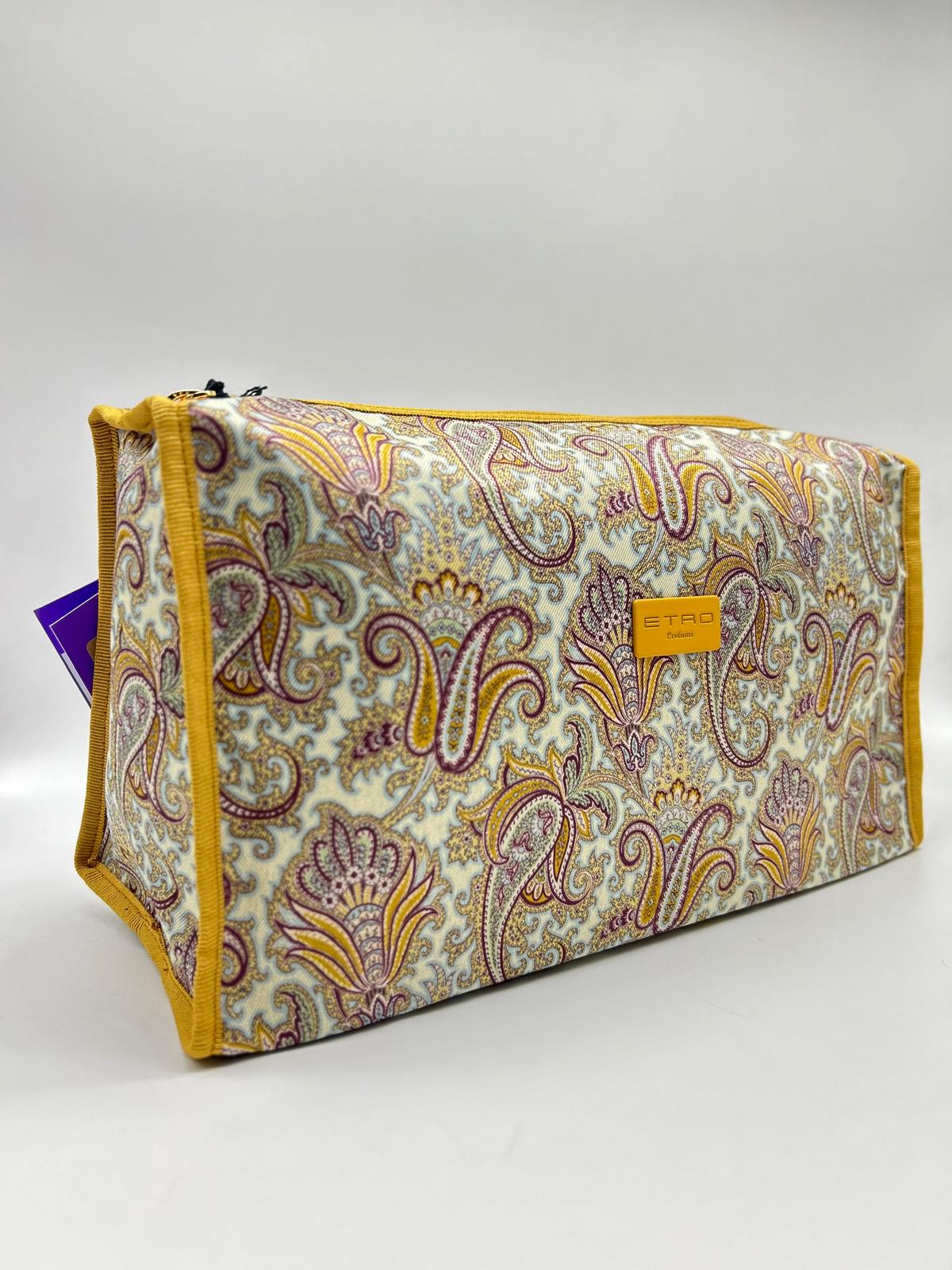 Beauty case, Beauty case donna, Beauty case viaggio, Beauty case make-up, Beauty case in pelle, Beauty case trucco, Beauty case tendenze 2025, Beauty case porta trucco, Beauty case da viaggio per uomini, Beauty case con divisori, Beauty case elegante