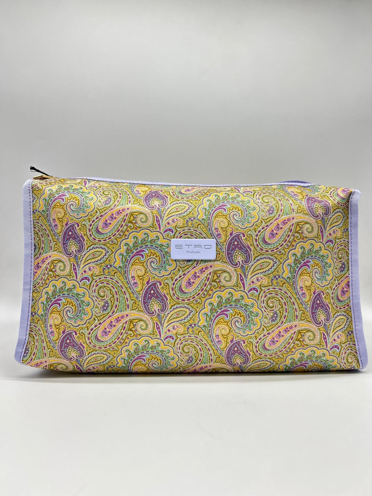 Beauty case, Beauty case donna, Beauty case viaggio, Beauty case make-up, Beauty case in pelle, Beauty case trucco, Beauty case tendenze 2025, Beauty case porta trucco, Beauty case da viaggio per uomini, Beauty case con divisori, Beauty case elegante