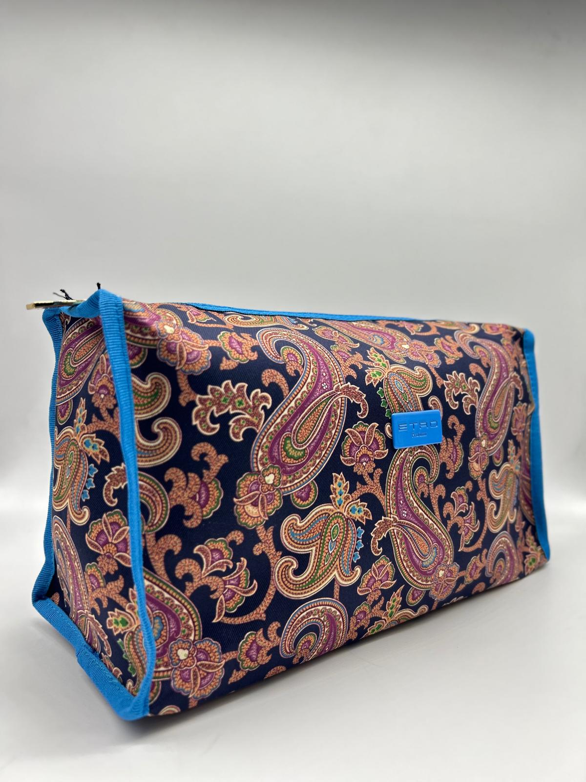 Beauty case, Beauty case donna, Beauty case viaggio, Beauty case make-up, Beauty case in pelle, Beauty case trucco, Beauty case tendenze 2025, Beauty case porta trucco, Beauty case da viaggio per uomini, Beauty case con divisori, Beauty case elegante