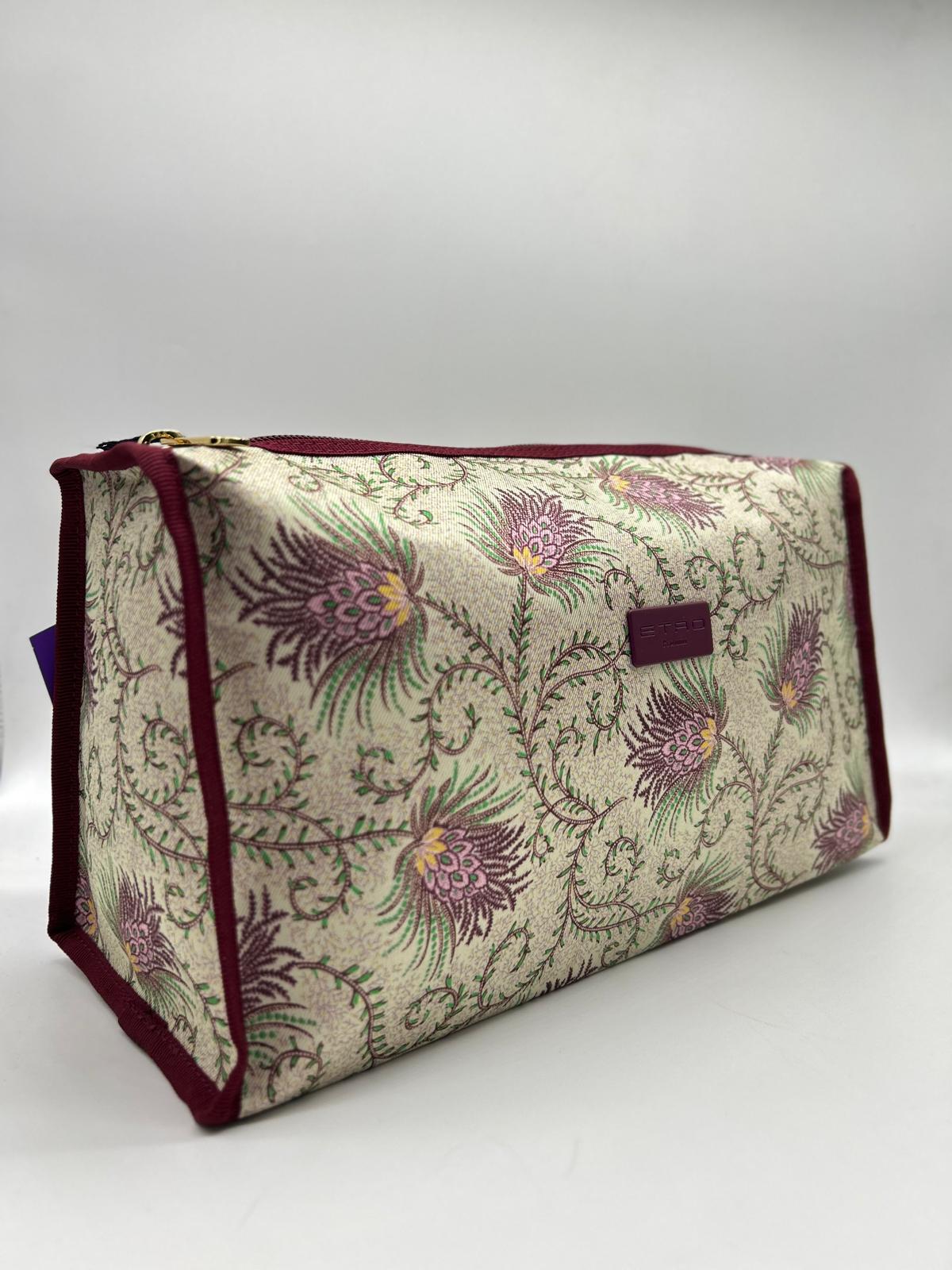Beauty case, Beauty case donna, Beauty case viaggio, Beauty case make-up, Beauty case in pelle, Beauty case trucco, Beauty case tendenze 2025, Beauty case porta trucco, Beauty case da viaggio per uomini, Beauty case con divisori, Beauty case elegante