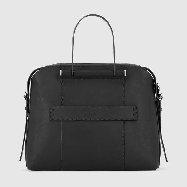 piquadro, borsa da lavoro porta pc e ipad, borsa da lavoro donna, Pelletteria donna, Accessori in pelle donna, Prodotti in pelle donna, Pelletteria di lusso donna, Pelle donna eleganza, Pelle donna alta qualità, Accessori donna in pelle, Borse pelle donna, Pelletteria donna elegante, Pelletteria donna casual, Borse pelle donna da lavoro, Borse pelle donna da viaggio, Pelletteria donna per occasioni speciali, Accessori pelle donna per regalo, Pelle di alta qualità donna, Pelle morbida donna, Pelle italiana d