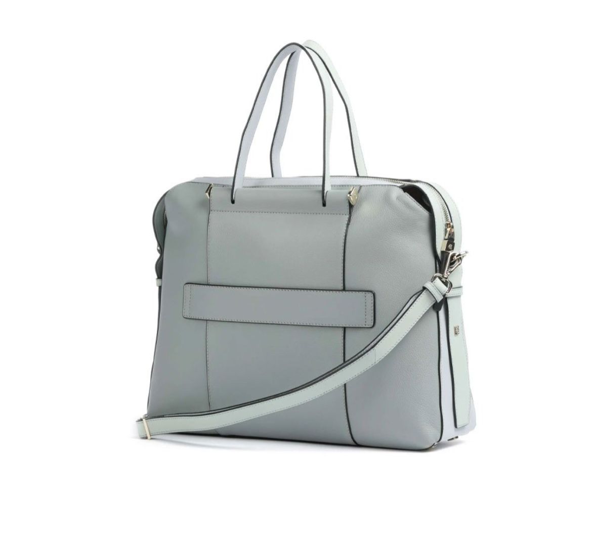 piquadro, borsa da lavoro porta pc e ipad, borsa da lavoro donna, Pelletteria donna, Accessori in pelle donna, Prodotti in pelle donna, Pelletteria di lusso donna, Pelle donna eleganza, Pelle donna alta qualità, Accessori donna in pelle, Borse pelle donna, Pelletteria donna elegante, Pelletteria donna casual, Borse pelle donna da lavoro, Borse pelle donna da viaggio, Pelletteria donna per occasioni speciali, Accessori pelle donna per regalo, Pelle di alta qualità donna, Pelle morbida donna, Pelle italiana d