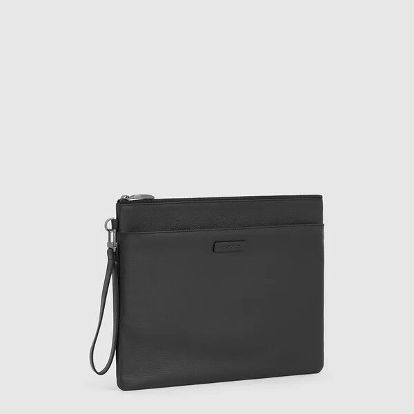 piquadro, pochette, pochette grande, pochette a mano, Pelletteria uomo, Accessori in pelle uomo, Prodotti in pelle uomo, Pelletteria di lusso uomo, Pelle uomo eleganza, Pelle uomo alta qualità, Accessori uomo in pelle, Borse pelle uomo, Borse tracolla pelle uomo, Pelletteria uomo elegante, Pelletteria uomo casual, Borse pelle uomo da lavoro, Borse pelle uomo da viaggio, Pelletteria uomo per occasioni speciali, Accessori pelle uomo da regalo, Pelle di alta qualità uomo, Pelle morbida uomo, Pelle italiana, Pe