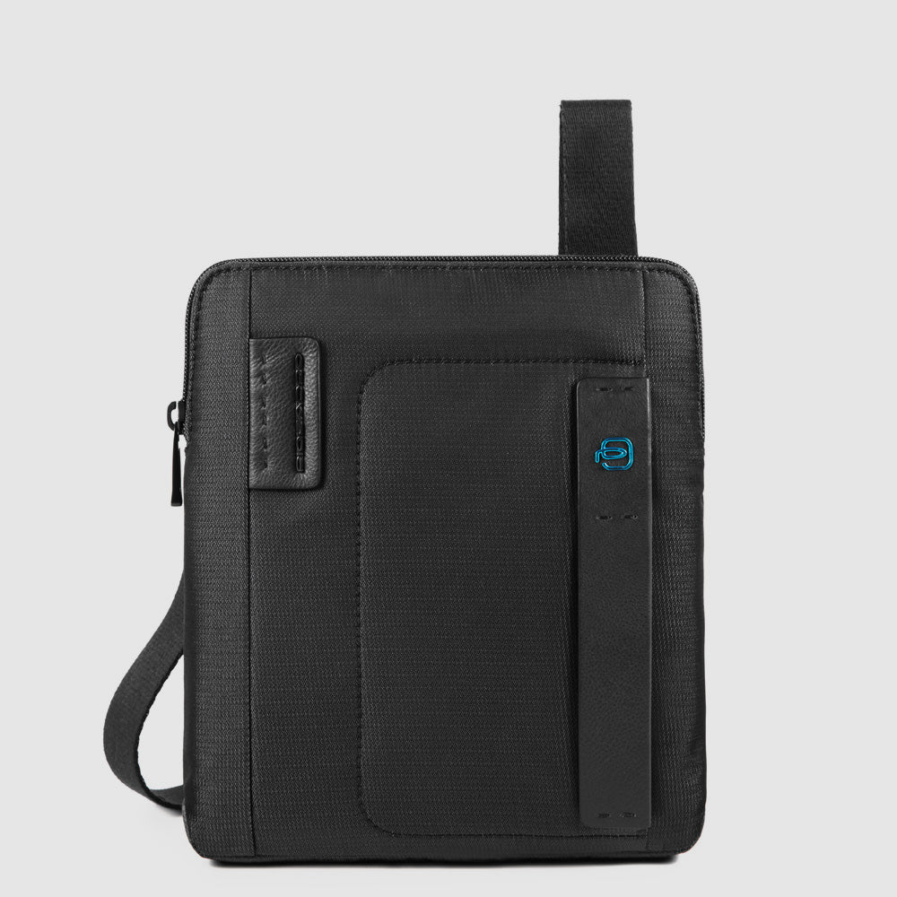 piquadro, tracolla porta ipad, tracolla uomo, Pelletteria uomo, Accessori in pelle uomo, Prodotti in pelle uomo, Pelletteria di lusso uomo, Pelle uomo eleganza, Pelle uomo alta qualità, Accessori uomo in pelle, Borse pelle uomo, Borse tracolla pelle uomo, Pelletteria uomo elegante, Pelletteria uomo casual, Borse pelle uomo da lavoro, Borse pelle uomo da viaggio, Pelletteria uomo per occasioni speciali, Accessori pelle uomo da regalo, Pelle di alta qualità uomo, Pelle morbida uomo, Pelle italiana, Pelletteri