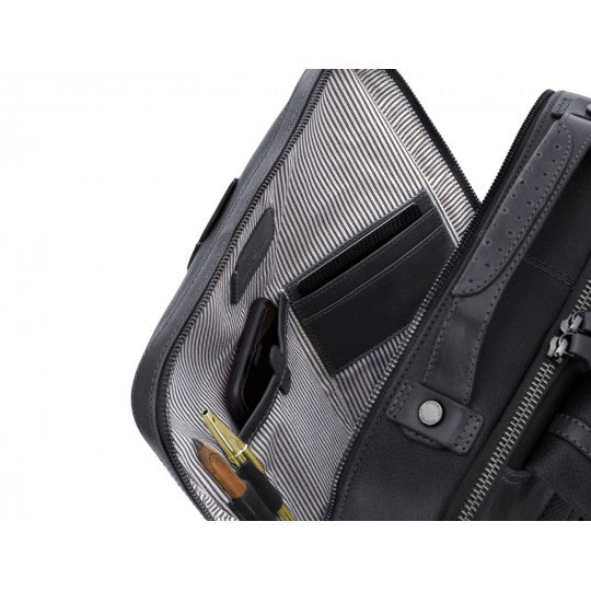 Pelletteria uomo, Accessori in pelle uomo, Prodotti in pelle uomo, Pelletteria di lusso uomo, Pelle uomo eleganza, Pelle uomo alta qualità, Accessori uomo in pelle, Borse pelle uomo, Portafogli pelle uomo, Zaini pelle uomo, Portachiavi in pelle uomo, Porta carte di Credito, Borse tracolla pelle uomo, Valigie pelle uomo, Pelletteria uomo elegante, Pelletteria uomo casual, Borse pelle uomo da lavoro, Borse pelle uomo da viaggio, Pelletteria uomo per occasioni speciali, Accessori pelle uomo da regalo, Pelle di