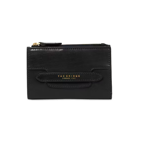 the bridge, portafoglio piccolo lucrezia, portafoglio donna, Pelletteria donna the bridge, Accessori in pelle donna, Prodotti in pelle donna, Pelletteria di lusso donna, Pelle donna eleganza, Pelle donna alta qualità, Accessori donna in pelle, Portafogli pelle donna, Porta carte di credito donna, Pelletteria donna elegante, Pelletteria donna casual, Borse pelle donna da lavoro, Borse pelle donna da viaggio, Pelletteria donna per occasioni speciali, Accessori pelle donna per regalo, Pelle di alta qualità don