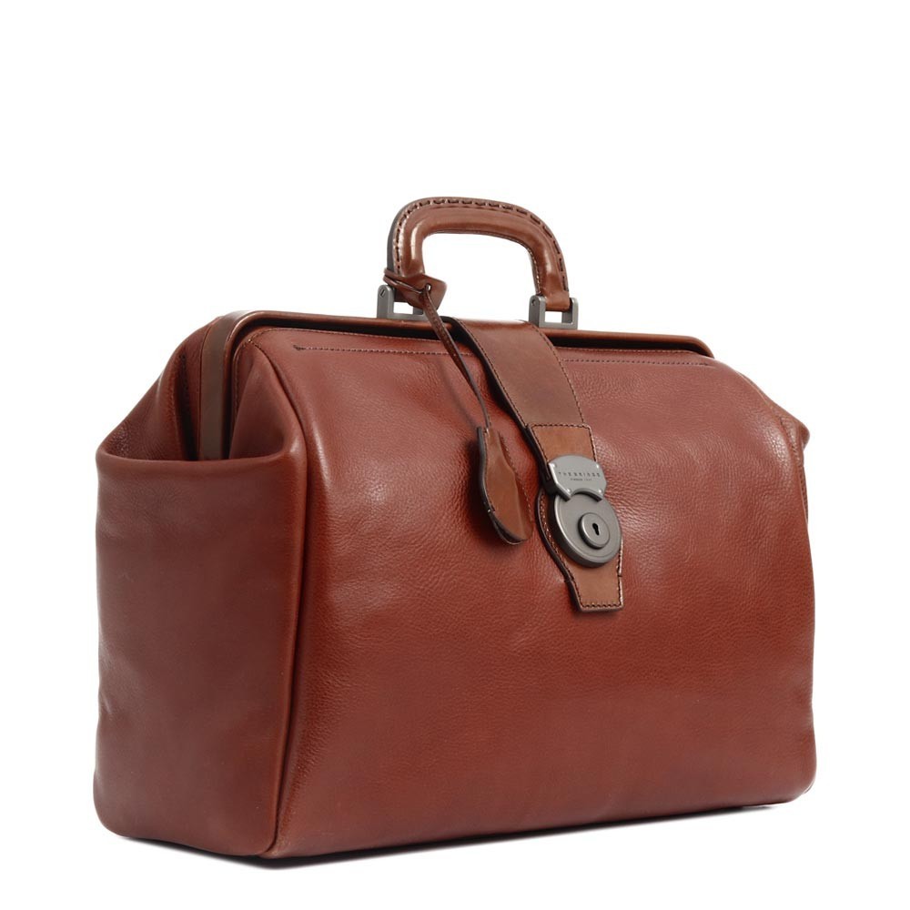 the bridge, borsa da medico, borsa da lavoro, Pelletteria uomo donna, Accessori in pelle uomo donna , Prodotti in pelle uomo donna, Pelletteria di lusso uomo donna, Pelle uomo donna eleganza, Pelle uomo donna alta qualità, Accessori uomo donna in pelle, Borse pelle uomo donna,  Borse tracolla pelle uomo donna, Pelletteria uomo donna elegante, Pelletteria uomo donna casual, Borse pelle uomo donna da lavoro, Borse pelle uomo donna da viaggio, Pelletteria uomo