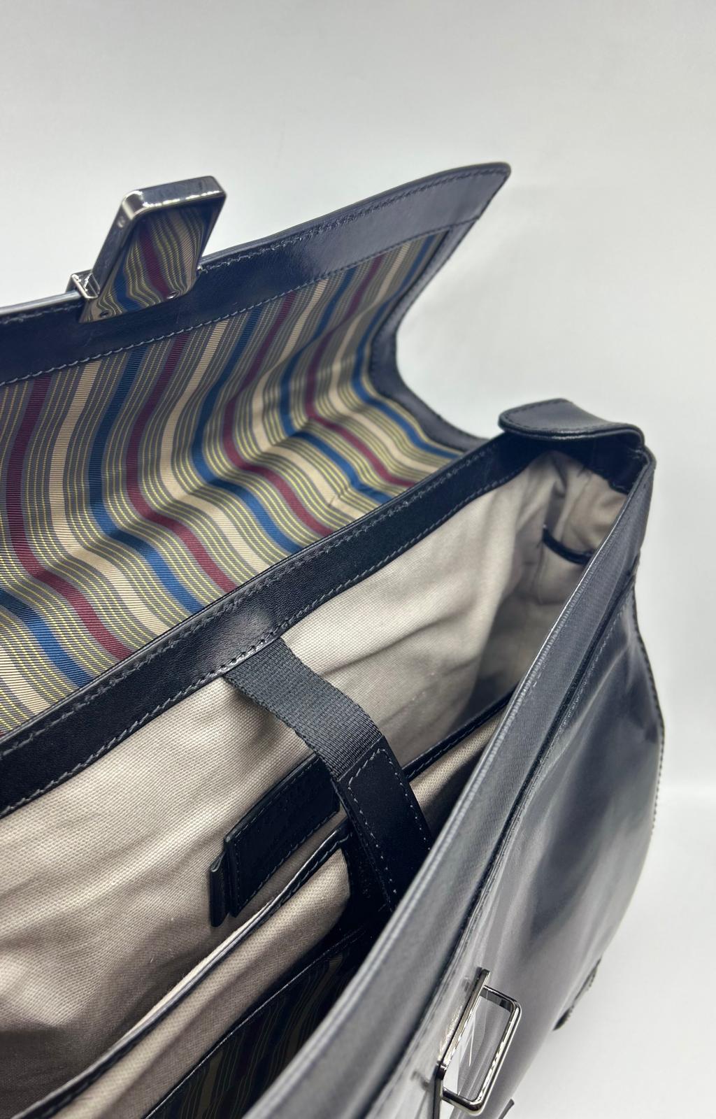the bridge, borsa piccola da lavoro, cartella da lavoro, Pelletteria uomo donna, Accessori in pelle uomo donna , Prodotti in pelle uomo donna, Pelletteria di lusso uomo donna, Pelle uomo donna eleganza, Pelle uomo donna alta qualità, Accessori uomo donna in pelle, Borse pelle uomo donna,  Borse tracolla pelle uomo donna, Pelletteria uomo donna elegante, Pelletteria uomo donna casual, Borse pelle uomo donna da lavoro, Borse pelle uomo donna da viaggio, Pelletteria uomo