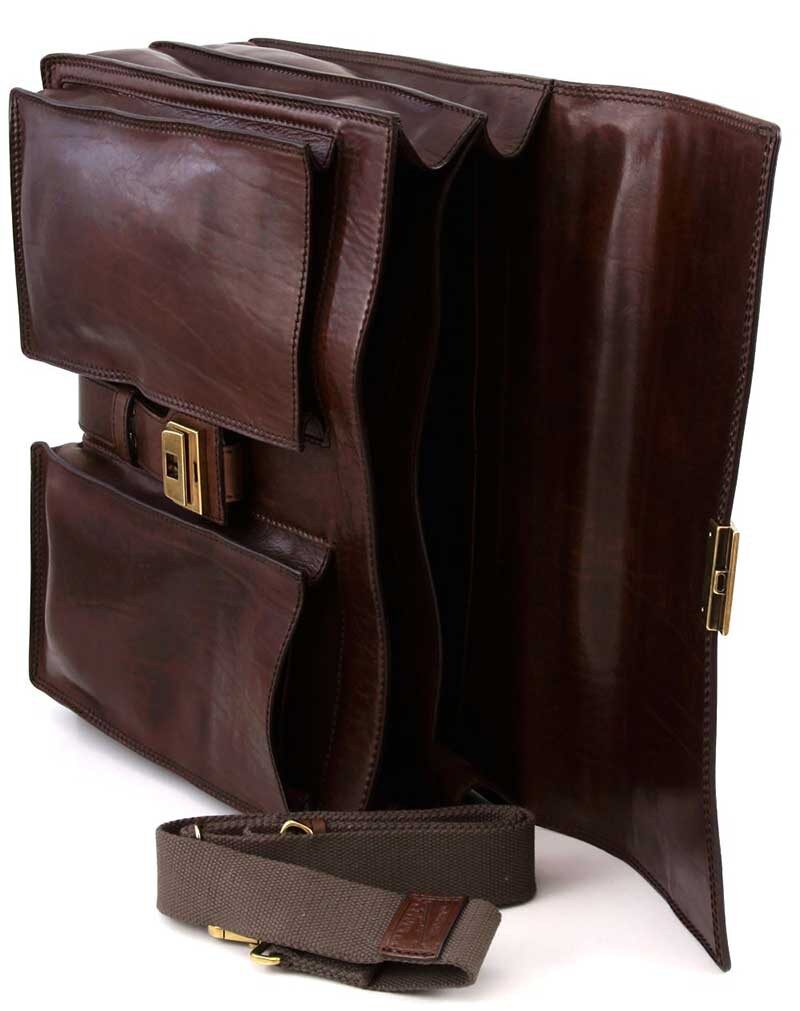 the bridge, cartella ventiquattrore, cartella da lavoro, Pelletteria uomo donna, Accessori in pelle uomo donna , Prodotti in pelle uomo donna, Pelletteria di lusso uomo donna, Pelle uomo donna eleganza, Pelle uomo donna alta qualità, Accessori uomo donna in pelle, Borse pelle uomo donna,  Borse tracolla pelle uomo donna, Pelletteria uomo donna elegante, Pelletteria uomo donna casual, Borse pelle uomo donna da lavoro, Borse pelle uomo donna da viaggio, Pelletteria uomo