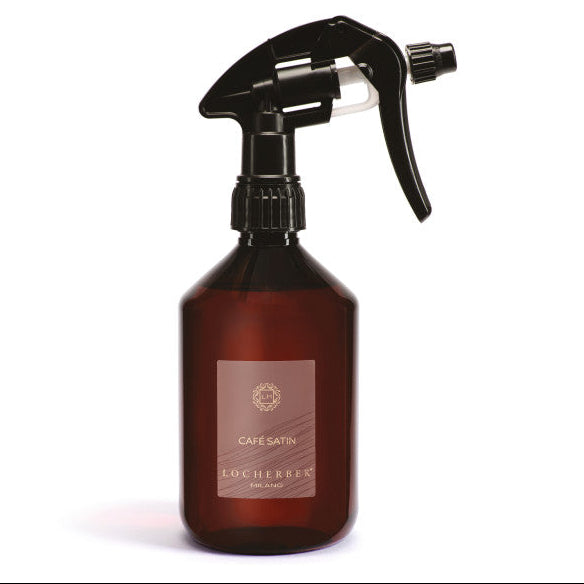 Diffusore ambiente spray,  Spray per ambiente profumato,  Spray diffusore di aromi,  Spray fragranza ambiente,  Spray per purificare l'aria,  Spray per deodorare ambiente,  Spray aromaterapia per ambiente, Spray ambiente naturale, Spray per eliminare cattivi odori, Spray profumato per casa,  Spray per ufficio profumato, Spray per profumare casa, Spray aromi per ambienti interni, Spray antiodore ambiente, Spray per ambiente rinfrescante,  Spray essenze per ambiente, Spray per purificazione aria
