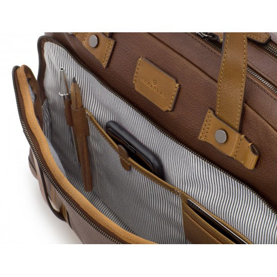 Pelletteria uomo, Accessori in pelle uomo, Prodotti in pelle uomo, Pelletteria di lusso uomo, Pelle uomo eleganza, Pelle uomo alta qualità, Accessori uomo in pelle, Borse pelle uomo, Portafogli pelle uomo, Zaini pelle uomo, Portachiavi in pelle uomo, Porta carte di Credito, Borse tracolla pelle uomo, Valigie pelle uomo, Pelletteria uomo elegante, Pelletteria uomo casual, Borse pelle uomo da lavoro, Borse pelle uomo da viaggio, Pelletteria uomo per occasioni speciali, Accessori pelle uomo da regalo, Pelle di