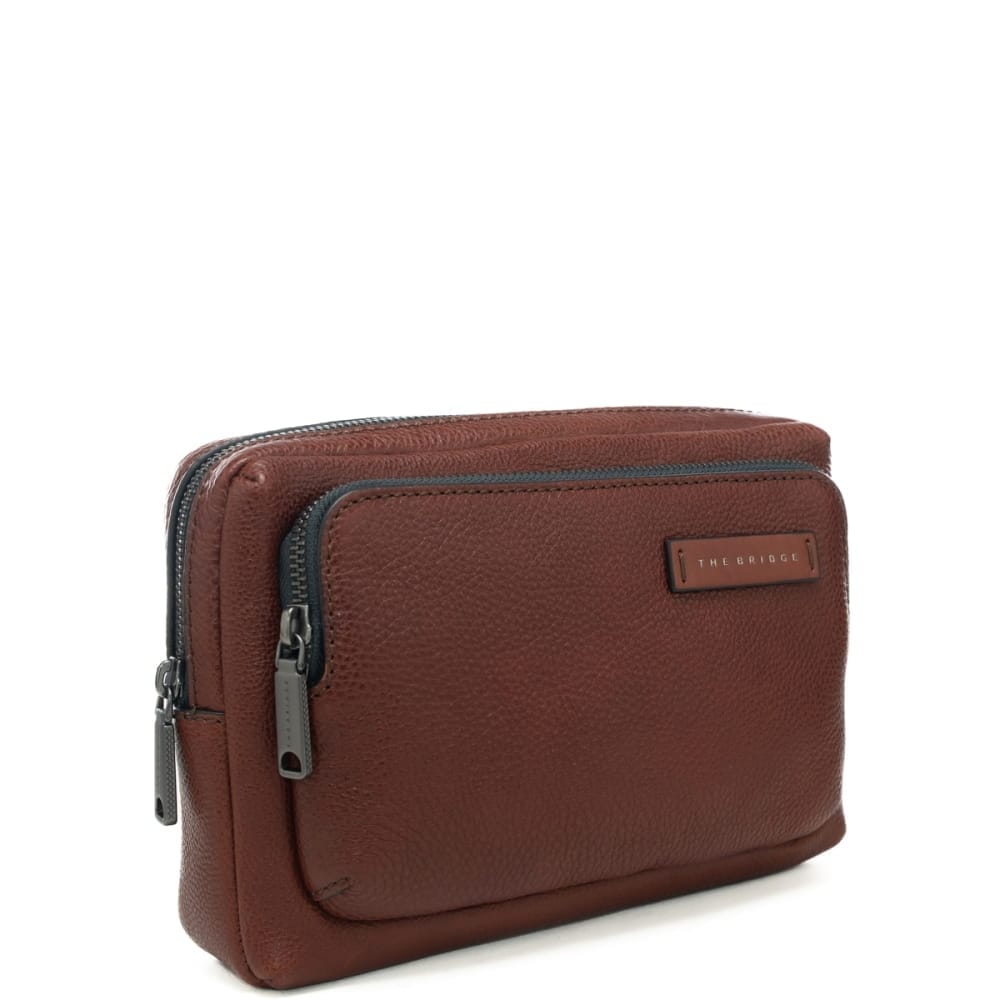 Pelletteria uomo, Accessori in pelle uomo, Prodotti in pelle uomo, Pelletteria di lusso uomo, Pelle uomo eleganza, Pelle uomo alta qualità, Accessori uomo in pelle, Borse pelle uomo, Portafogli pelle uomo, Zaini pelle uomo, Portachiavi in pelle uomo, Porta carte di Credito, Borse tracolla pelle uomo, Valigie pelle uomo, Pelletteria uomo elegante, Pelletteria uomo casual, Borse pelle uomo da lavoro, Borse pelle uomo da viaggio, Pelletteria uomo per occasioni speciali, Accessori pelle uomo da regalo, Pelle di
