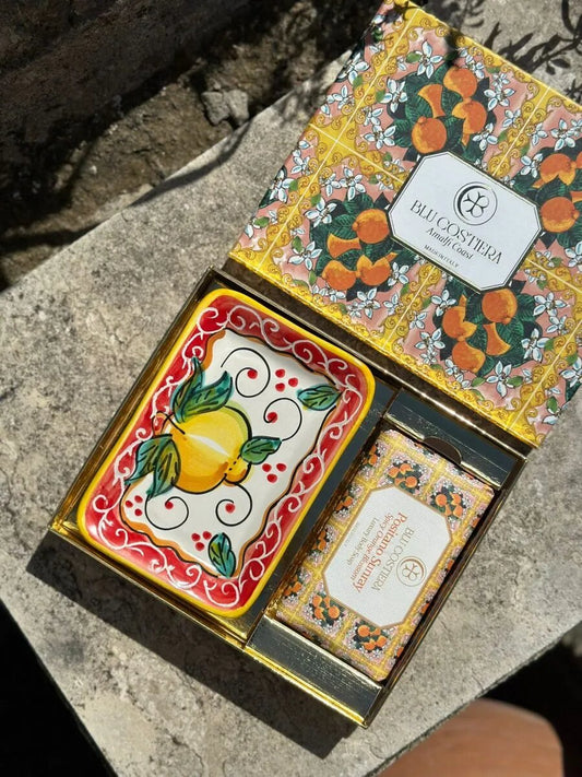 blu costiera, box positano, Set di saponi artigianali, Set di saponi naturali, Set di saponi profumati, Set di saponi biologici, Confezione regalo saponi, Set di saponi per il corpo, Set di saponi per le mani, Kit saponi esfolianti, Set di saponi idratanti, Set di saponi regalo, Set di saponi per Natale, Set di saponi per San Valentino, Set di saponi per la festa della mamma, Set di saponi per ospiti, Set di saponi ecologici, Set di saponi vegani, Set di saponi fatti a mano