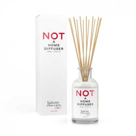 Diffusore ambiente spray,  Spray per ambiente profumato,  Spray diffusore di aromi,  Spray fragranza ambiente,  Spray per purificare l'aria,  Spray per deodorare ambiente,  Spray aromaterapia per ambiente, Spray ambiente naturale, Spray per eliminare cattivi odori, Spray profumato per casa,  Spray per ufficio profumato, Spray per profumare casa, Spray aromi per ambienti interni, Spray antiodore ambiente, Spray per ambiente rinfrescante,  Spray essenze per ambiente, Spray per purificazione aria