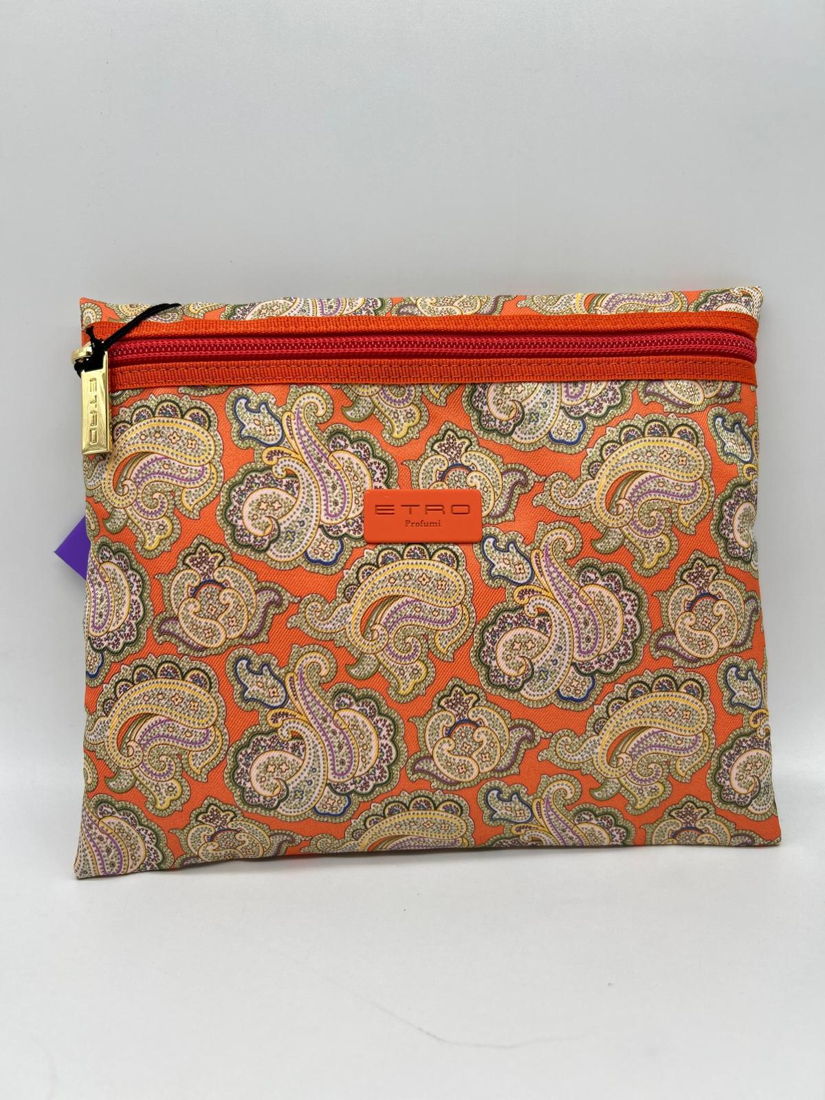 Beauty case, Beauty case donna,  Beauty case viaggio, Beauty case make-up, Beauty case in pelle,  Beauty case trucco, Beauty case tendenze 2025,  Beauty case porta trucco, Beauty case da viaggio per uomini, Beauty case con divisori, Beauty case elegante


