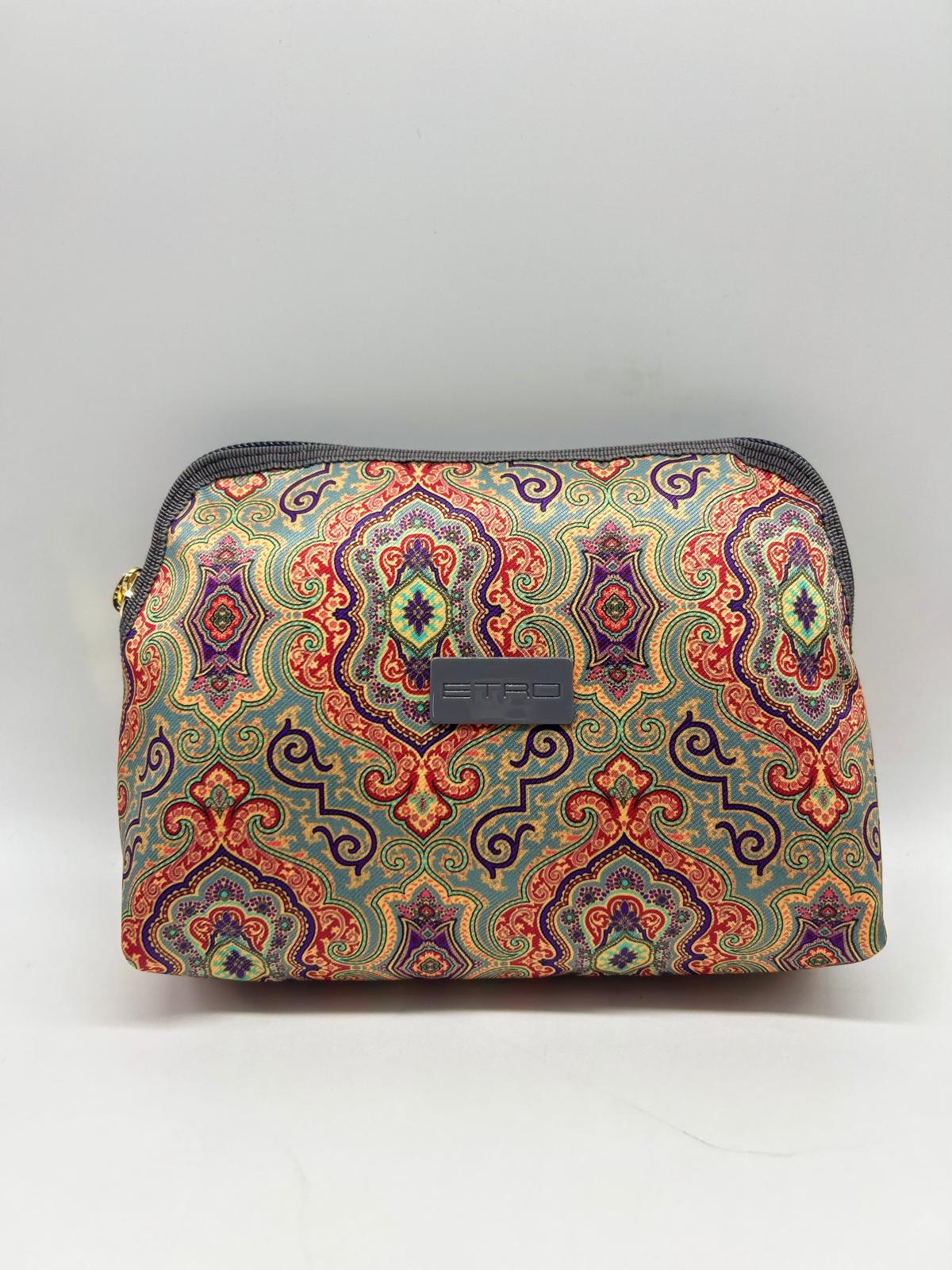  Beauty case, Beauty case donna,  Beauty case viaggio, Beauty case make-up, Beauty case in pelle,  Beauty case trucco, Beauty case tendenze 2025,  Beauty case porta trucco, Beauty case da viaggio per uomini, Beauty case con divisori, Beauty case elegante