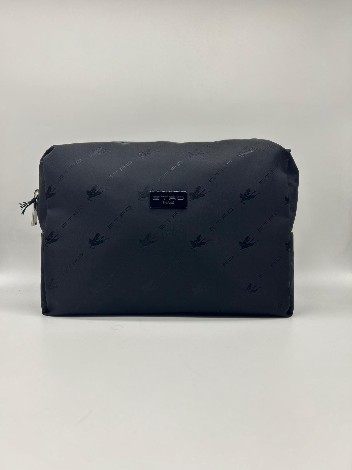  Beauty case, Beauty case donna,  Beauty case viaggio, Beauty case make-up, Beauty case in pelle,  Beauty case trucco, Beauty case tendenze 2025,  Beauty case porta trucco, Beauty case da viaggio per uomini, Beauty case con divisori, Beauty case elegante