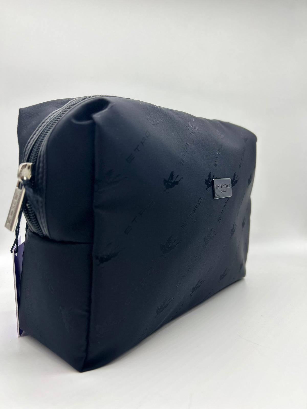 Beauty case, Beauty case donna,  Beauty case viaggio, Beauty case make-up, Beauty case in pelle,  Beauty case trucco, Beauty case tendenze 2025,  Beauty case porta trucco, Beauty case da viaggio per uomini, Beauty case con divisori, Beauty case elegante