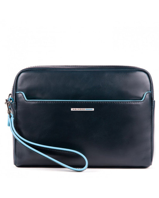 piquadro, pochette con manico, pochette a mano, Pelletteria uomo, Accessori in pelle uomo, Prodotti in pelle uomo, Pelletteria di lusso uomo, Pelle uomo eleganza, Pelle uomo alta qualità, Accessori uomo in pelle, Borse pelle uomo, Borse tracolla pelle uomo, Pelletteria uomo elegante, Pelletteria uomo casual, Borse pelle uomo da lavoro, Borse pelle uomo da viaggio, Pelletteria uomo per occasioni speciali, Accessori pelle uomo da regalo, Pelle di alta qualità uomo, Pelle morbida uomo, Pelle italiana, Pellette