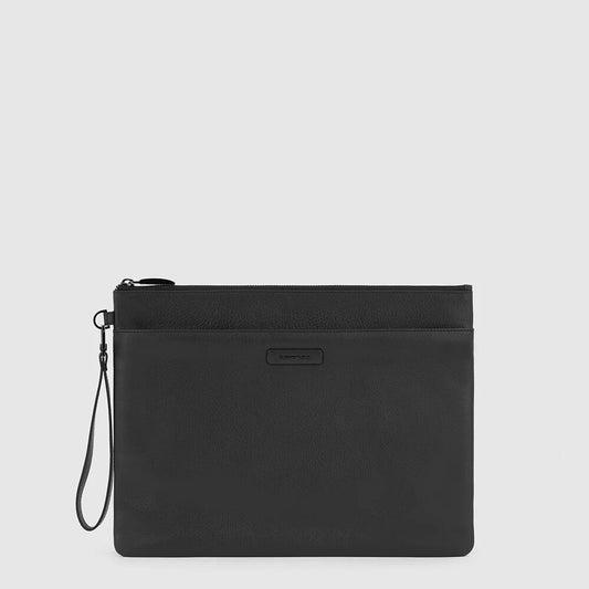piquadro, pochette, pochette grande, pochette a mano, Pelletteria uomo, Accessori in pelle uomo, Prodotti in pelle uomo, Pelletteria di lusso uomo, Pelle uomo eleganza, Pelle uomo alta qualità, Accessori uomo in pelle, Borse pelle uomo, Borse tracolla pelle uomo, Pelletteria uomo elegante, Pelletteria uomo casual, Borse pelle uomo da lavoro, Borse pelle uomo da viaggio, Pelletteria uomo per occasioni speciali, Accessori pelle uomo da regalo, Pelle di alta qualità uomo, Pelle morbida uomo, Pelle italiana, Pe